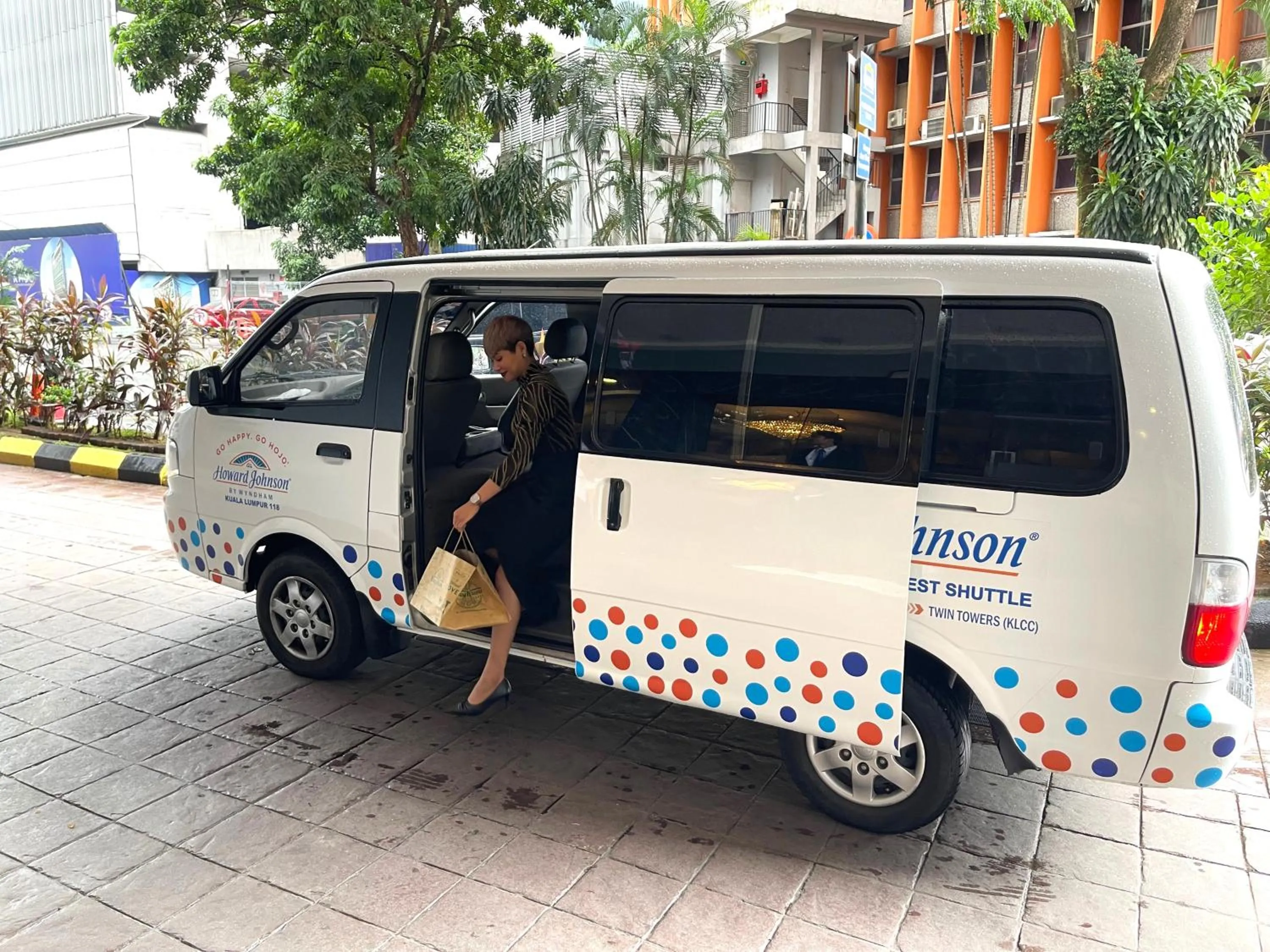 Guests in Howard Johnson By Wyndham Kuala Lumpur 118