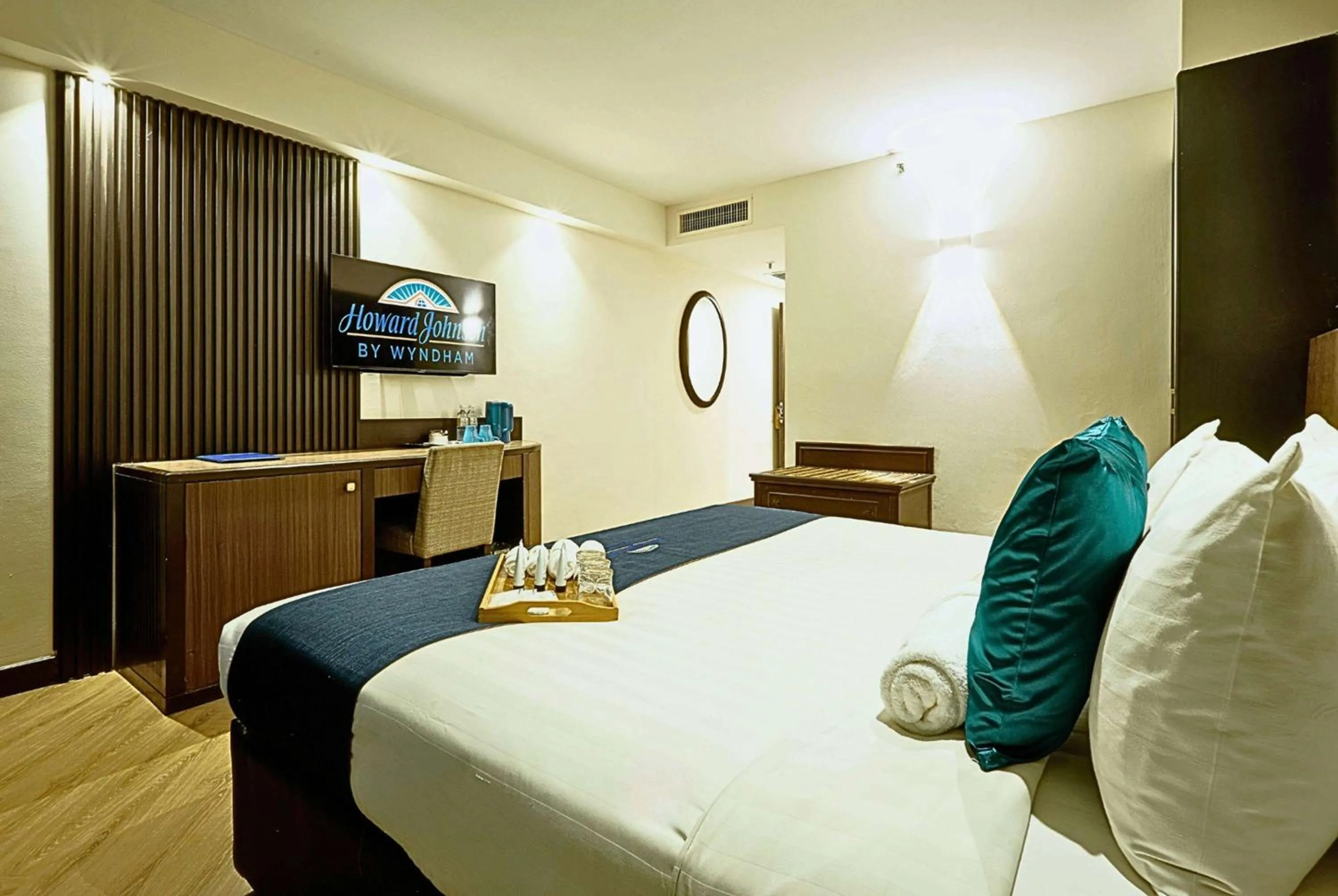 Photo of the whole room, Bed in Howard Johnson By Wyndham Kuala Lumpur 118