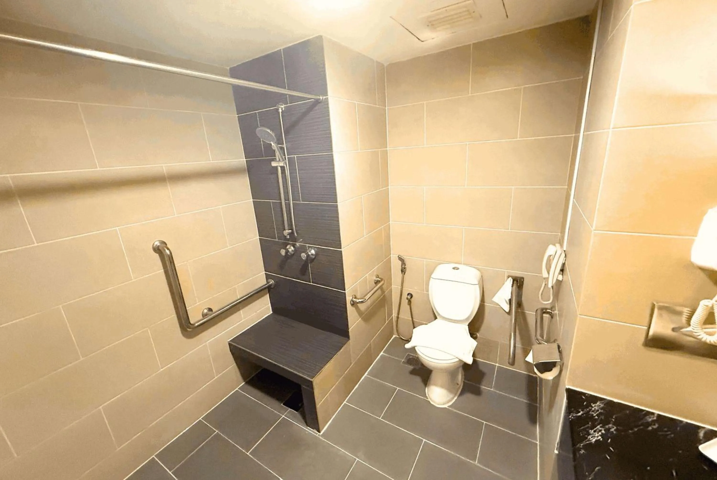 Bathroom in Howard Johnson By Wyndham Kuala Lumpur 118