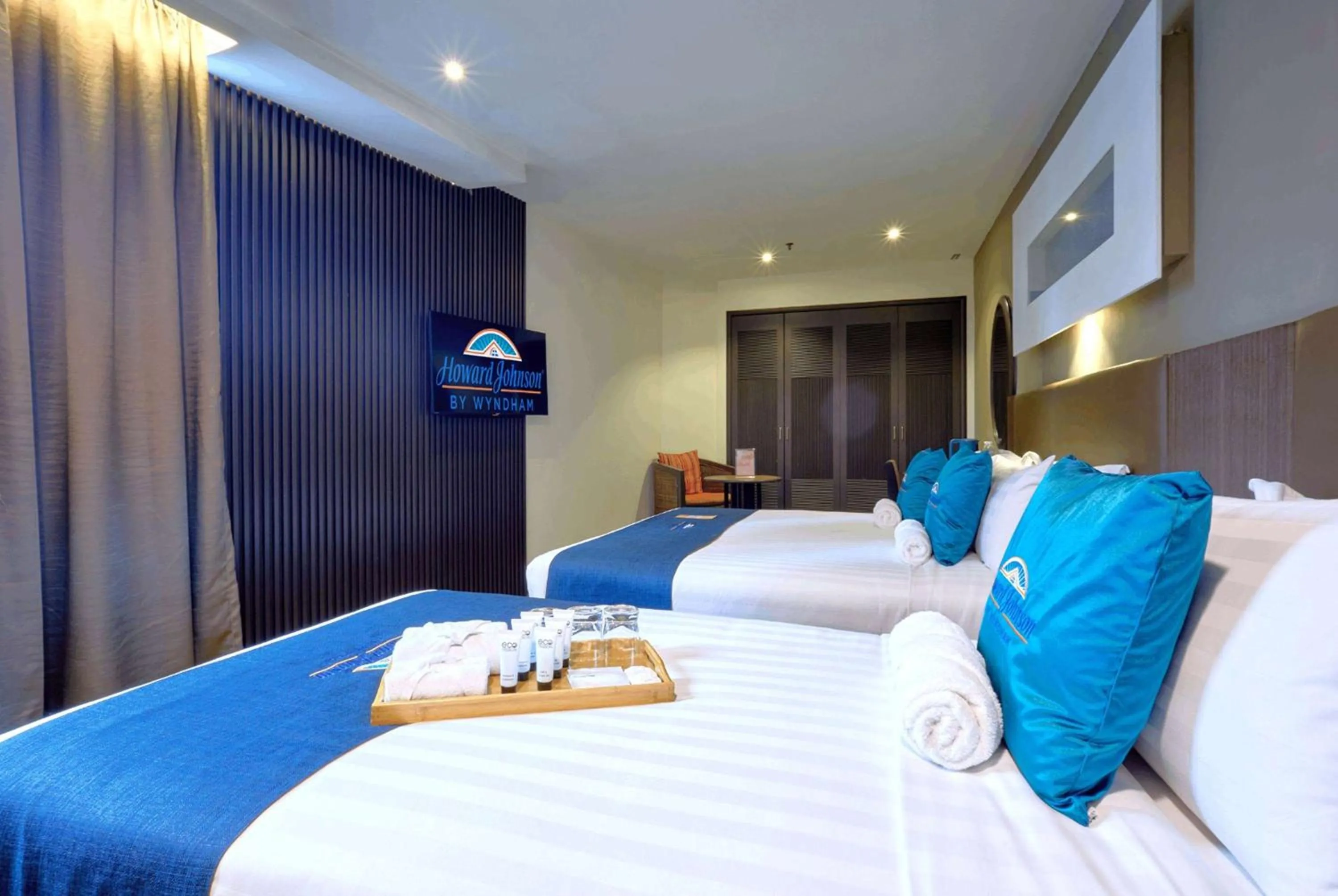 Photo of the whole room, Bed in Howard Johnson By Wyndham Kuala Lumpur 118