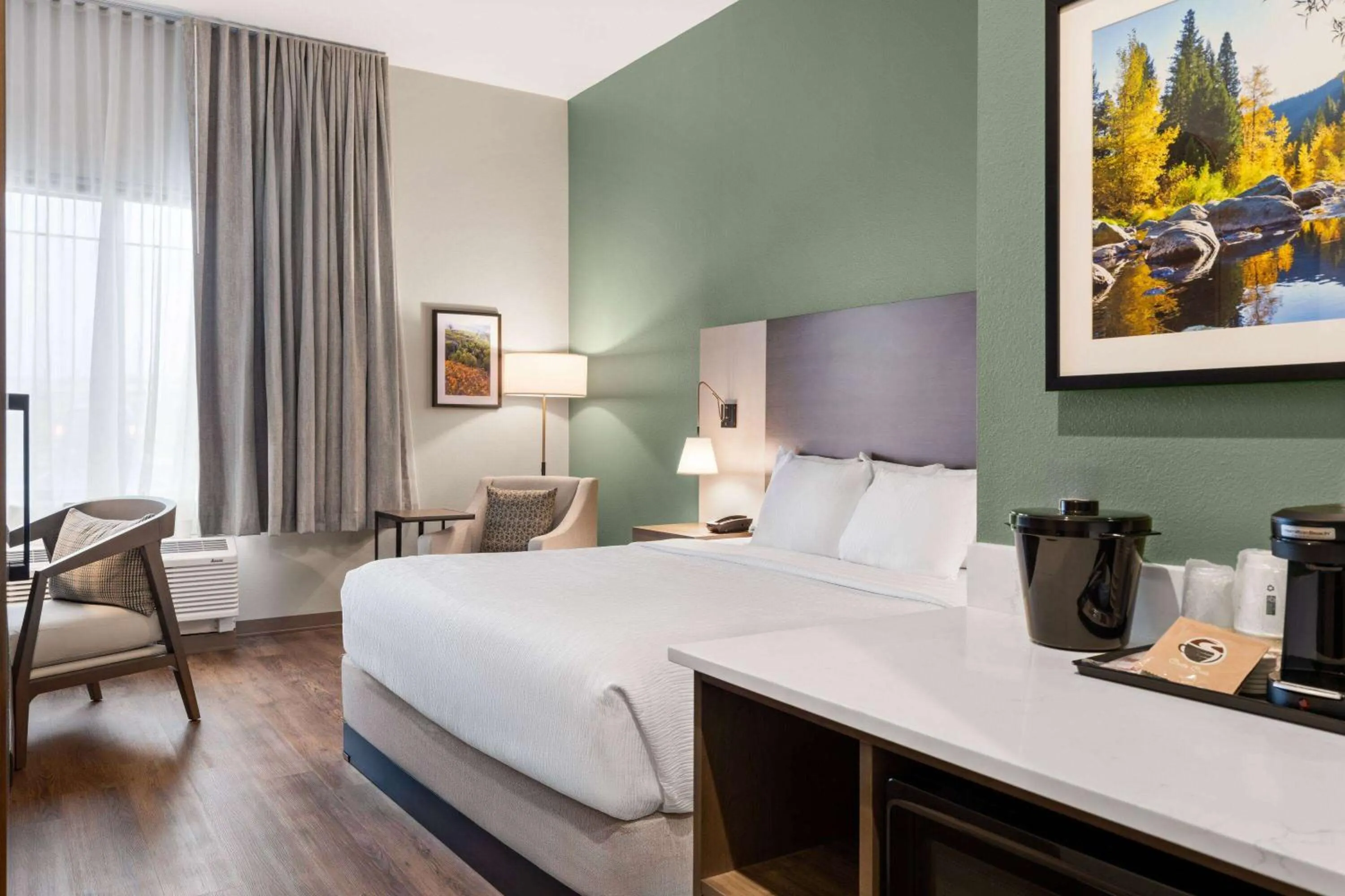 Photo of the whole room, Bed in La Quinta Inn and Suites by Wyndham Lincoln