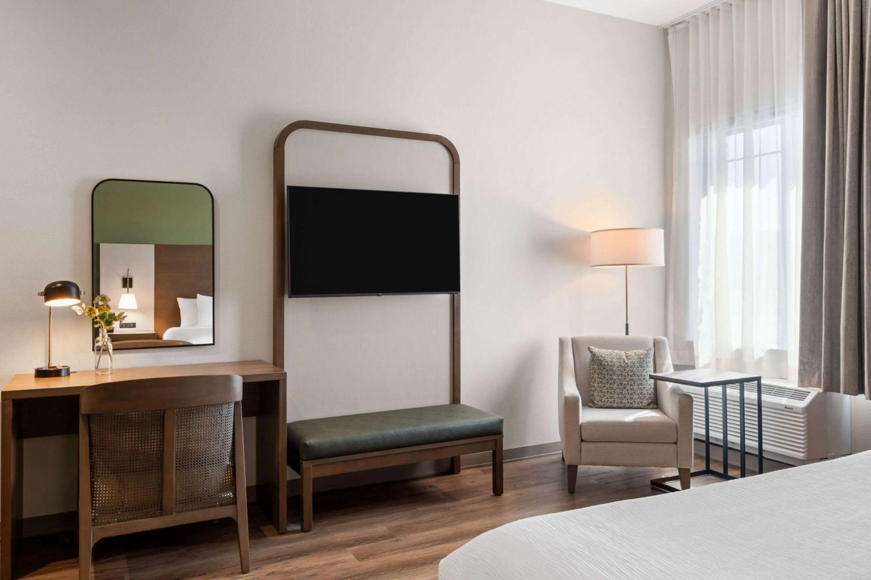 Photo of the whole room, Bed in La Quinta Inn and Suites by Wyndham Lincoln