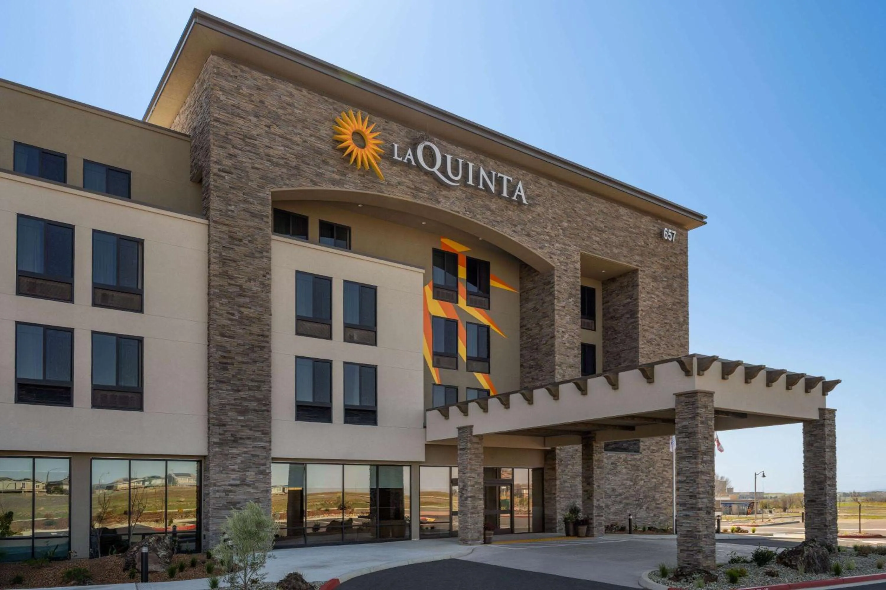 Property building in La Quinta Inn and Suites by Wyndham Lincoln