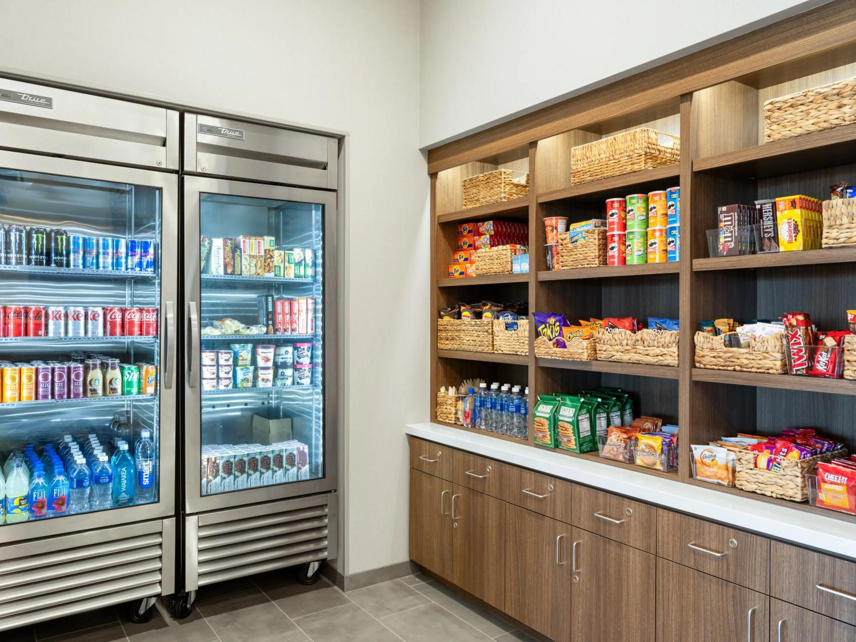 Supermarket/grocery shop in La Quinta Inn and Suites by Wyndham Lincoln