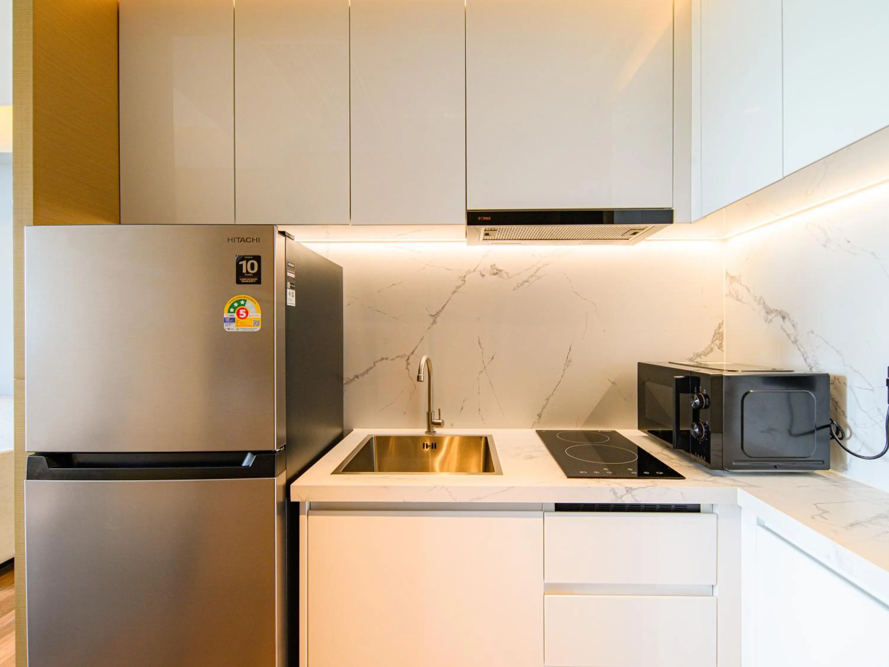 Kitchen or kitchenette in Beverly Mountain Bay, Trademark Collection by Wyndham