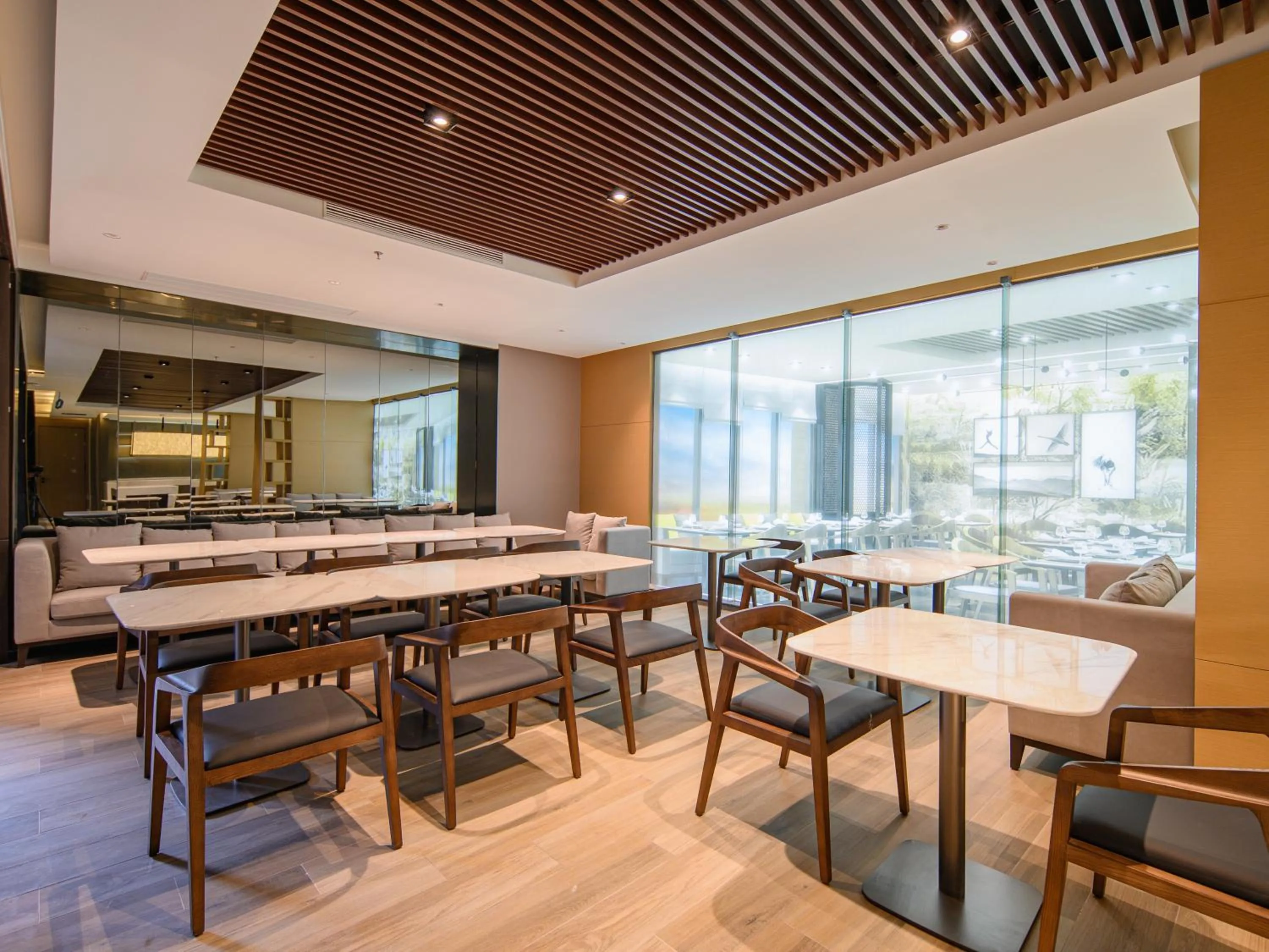 Restaurant/places to eat in Beverly Mountain Bay, Trademark Collection by Wyndham