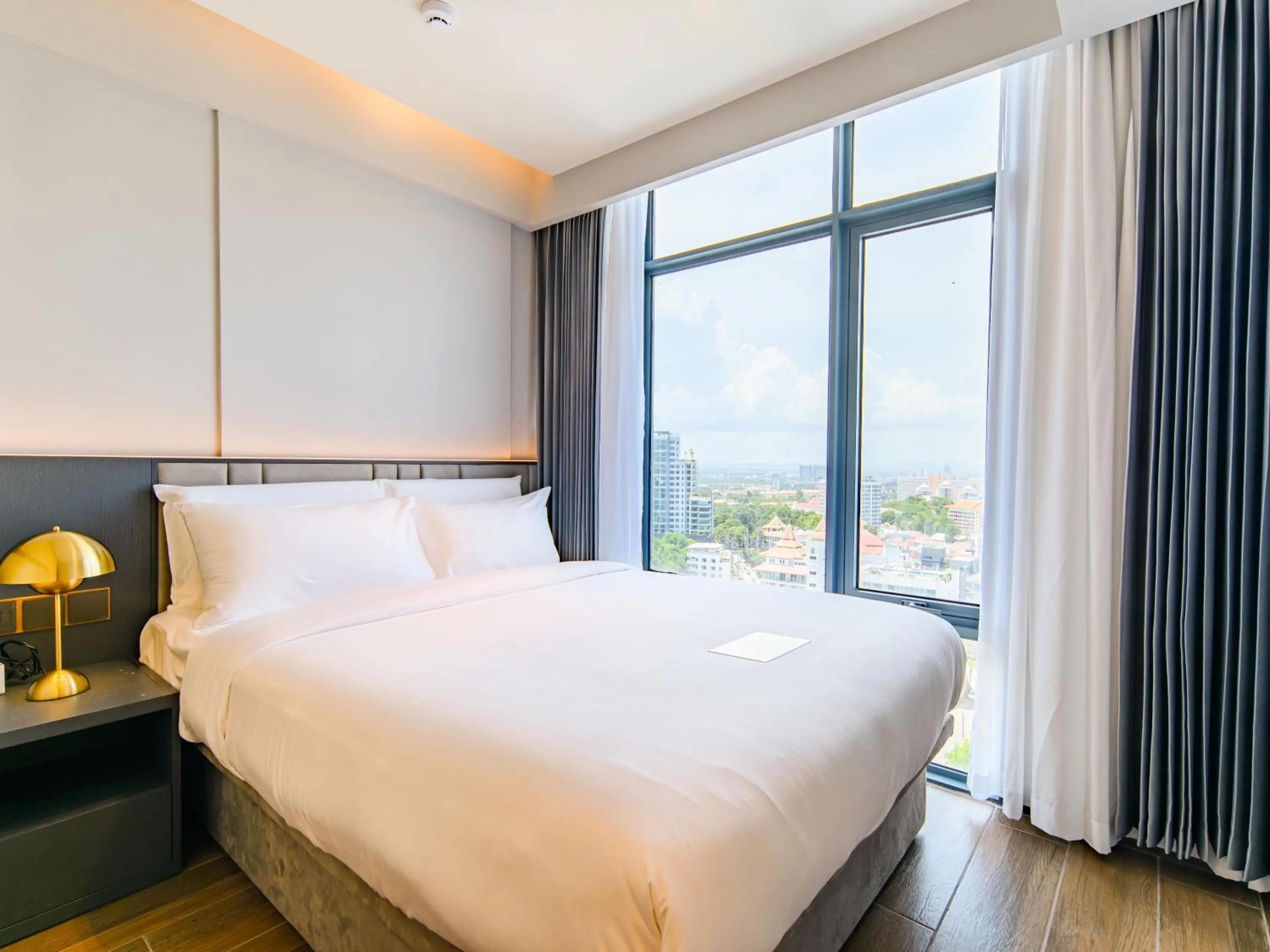 Bed in Beverly Mountain Bay, Trademark Collection by Wyndham