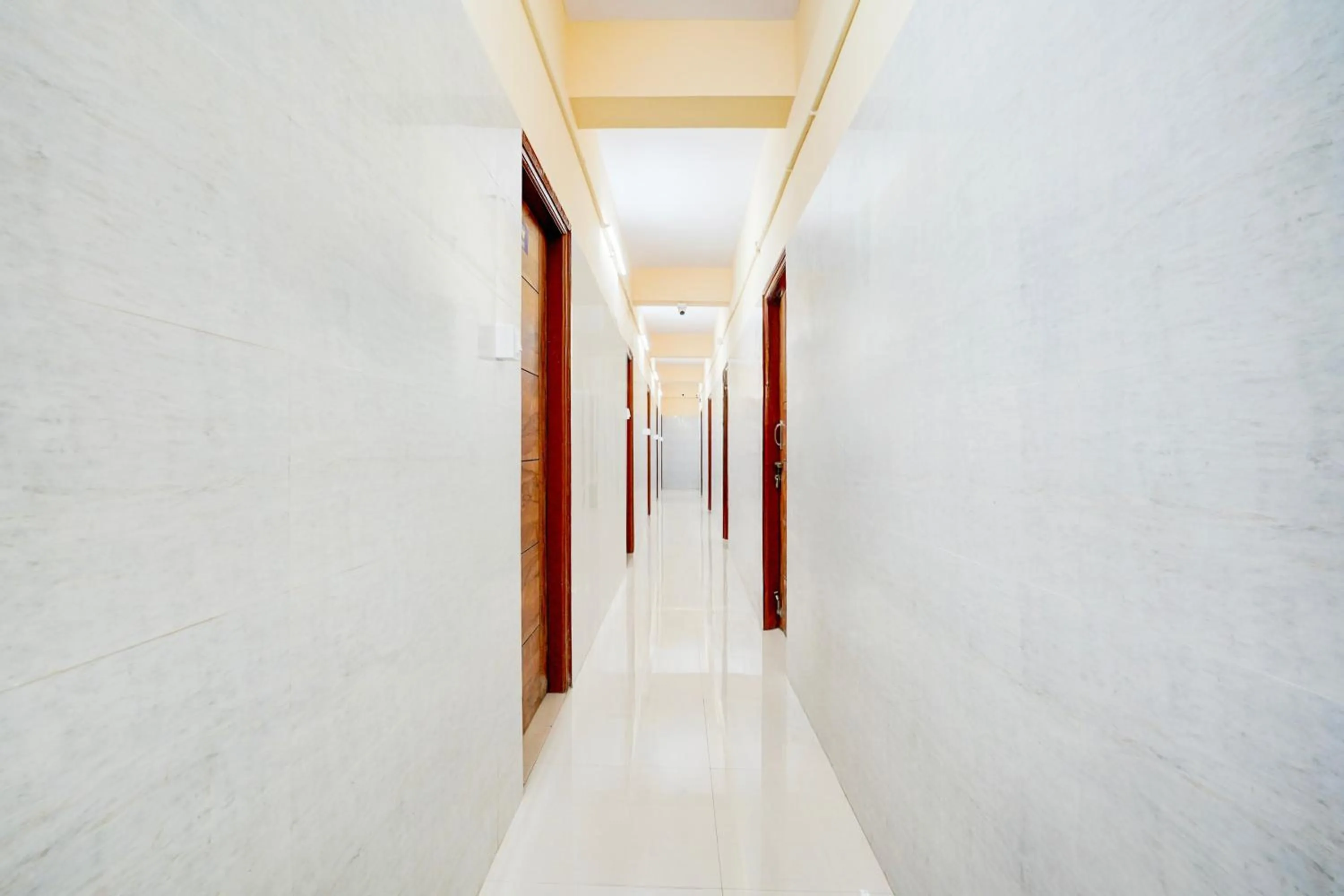 Hotel O Easynest Bharathi city