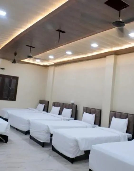 Single Bed in 10-Bed Dormitory Room in Hotel Shivsudhaa Single Bed in 10-Bed Dormitory Room in Hotel Shivsudhaa