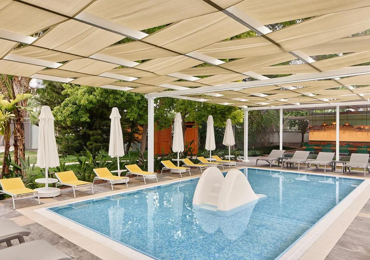 Swimming pool in Akra Antalya