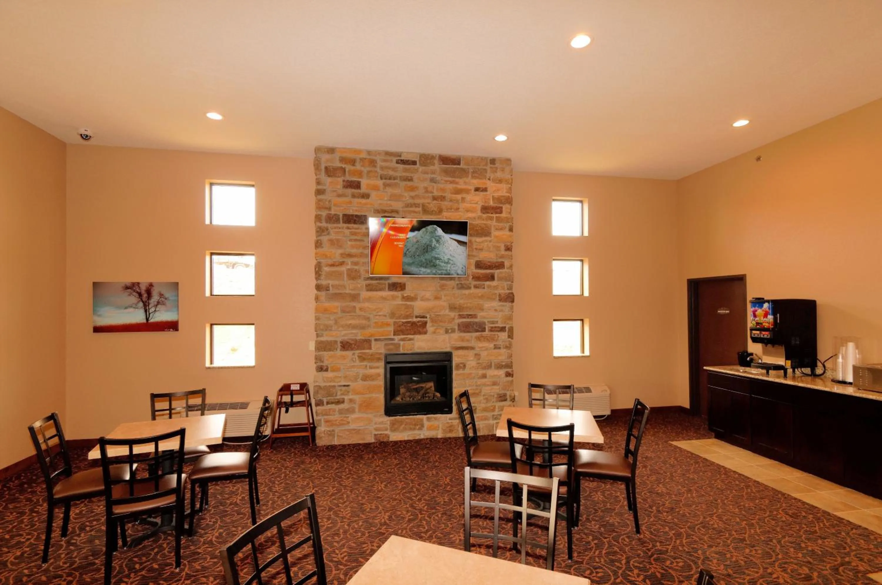 Buffet breakfast in Cobblestone Inn & Suites - Denison | Oak Ridge