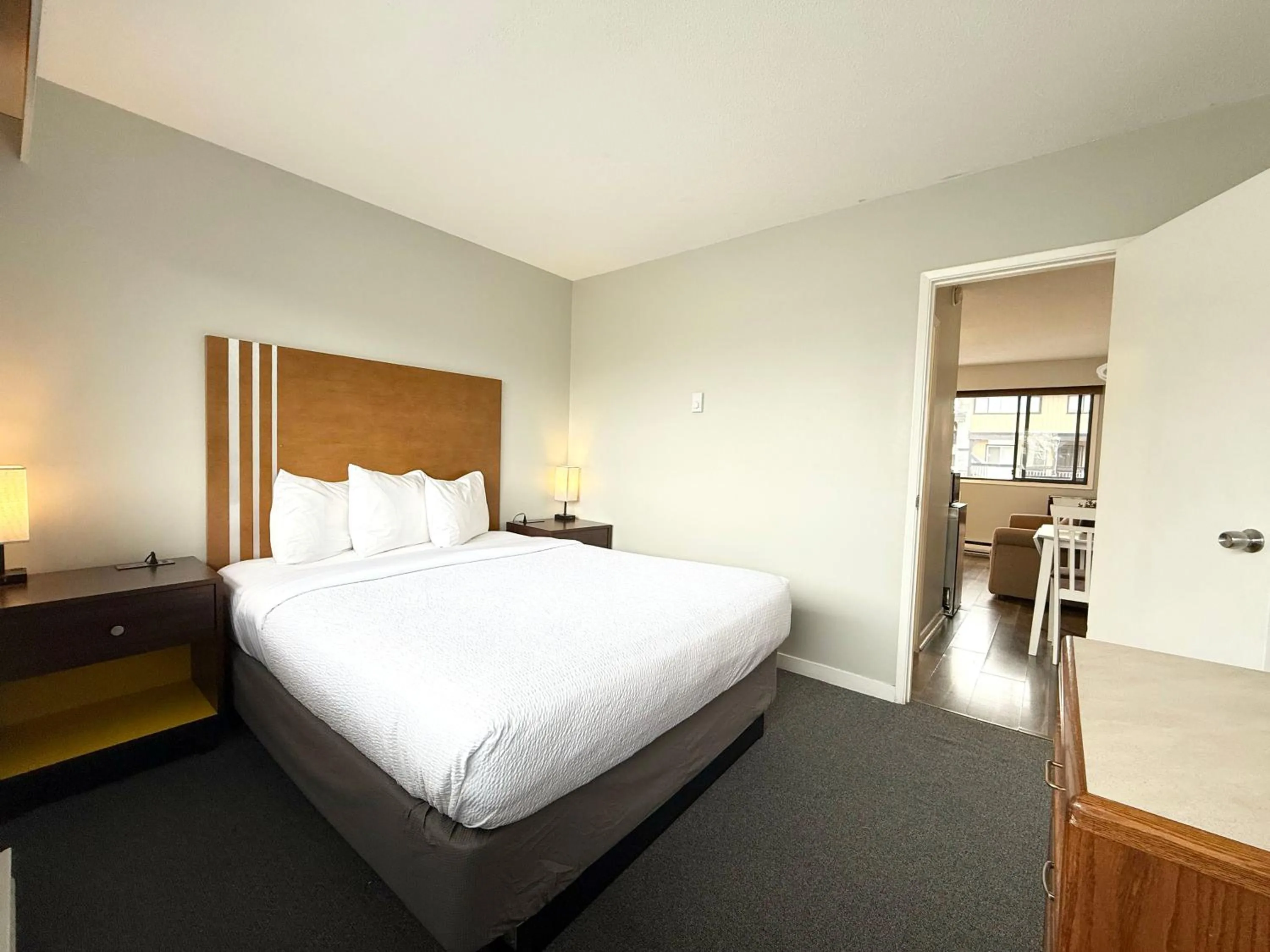 Bed in Departure Bay Motel