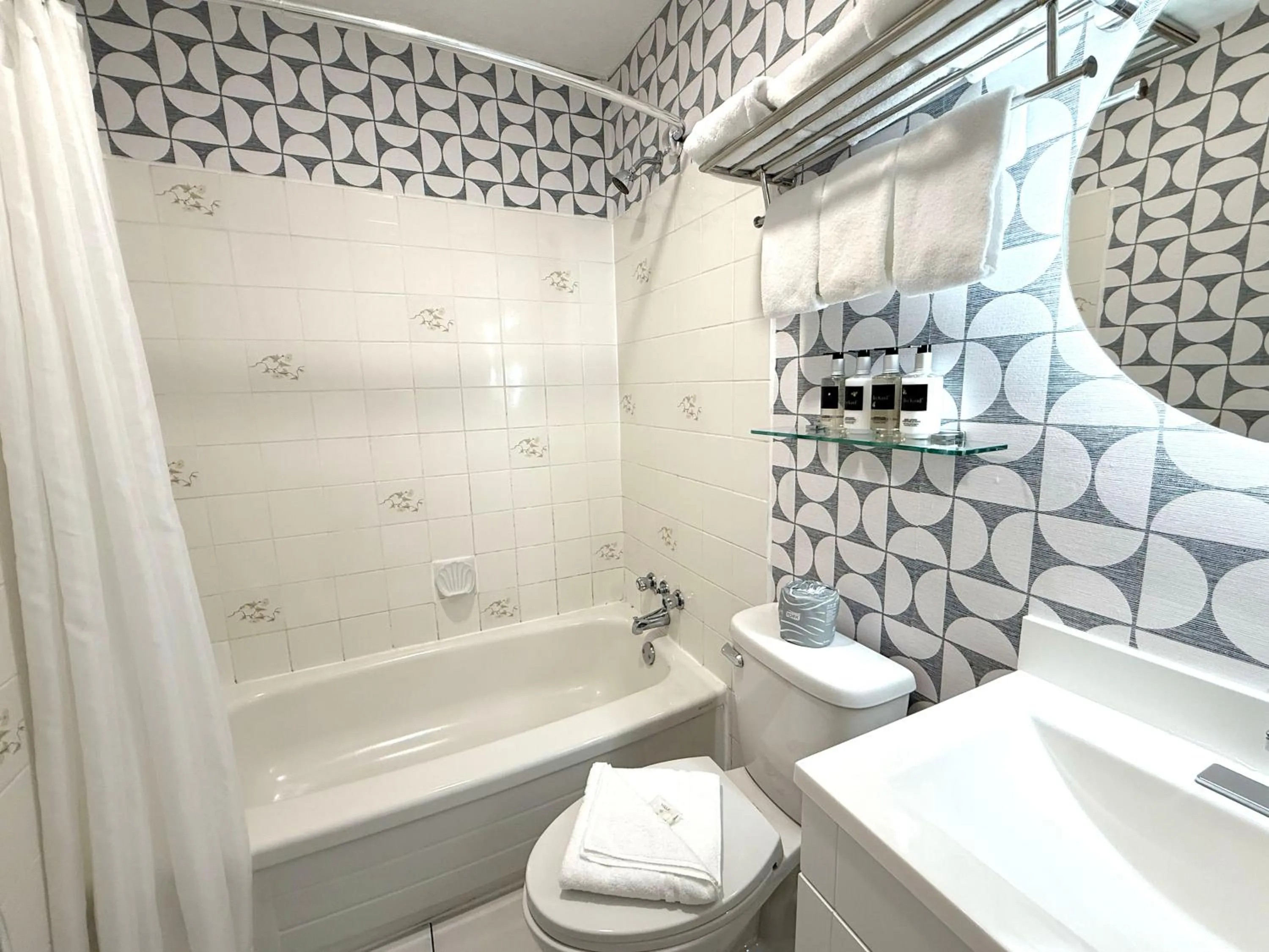 Bathroom in Departure Bay Motel