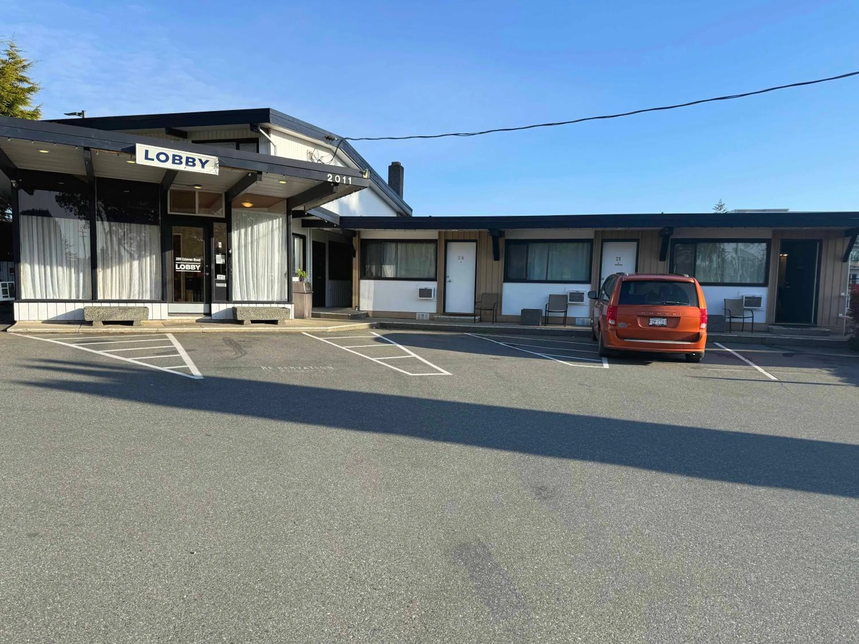 Property building in Departure Bay Motel