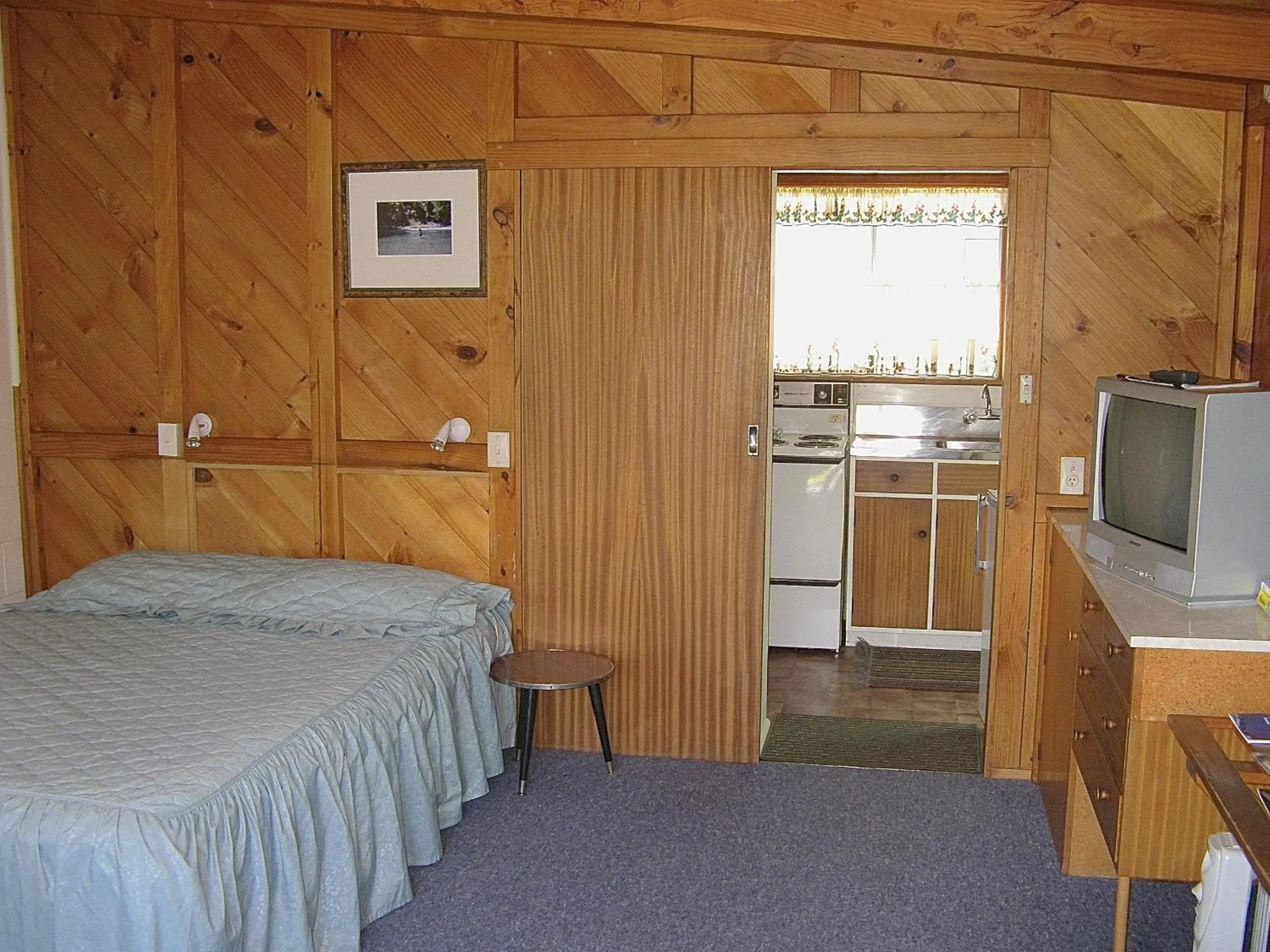 Bed in Tongariro River Motel