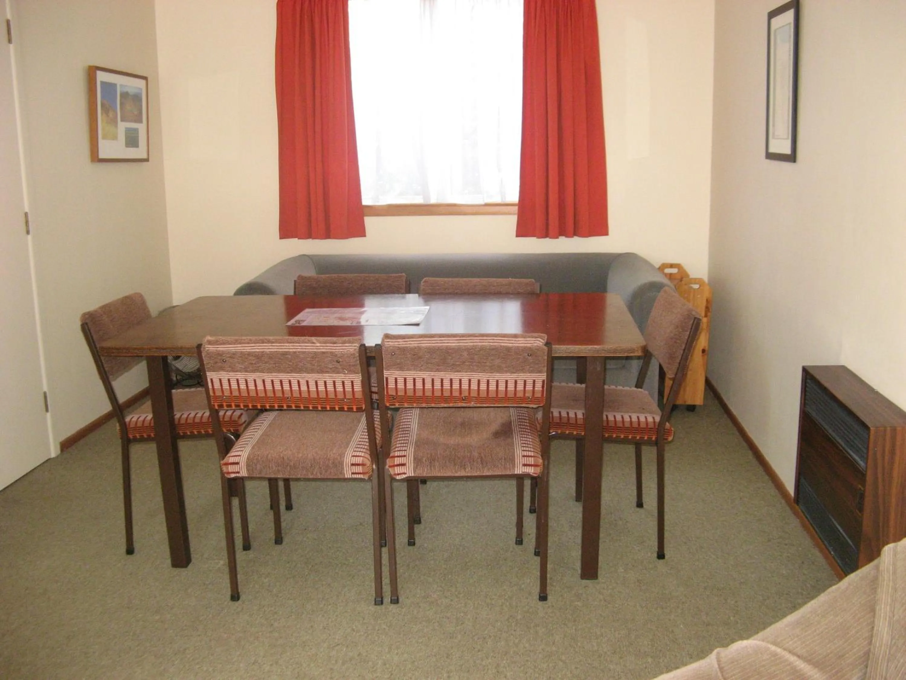 Living room in Tongariro River Motel