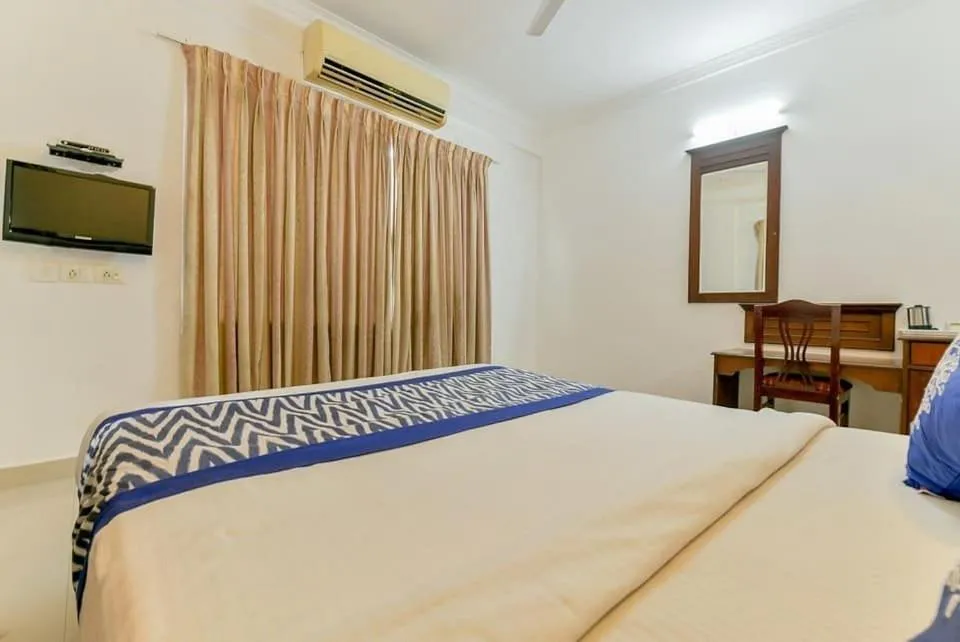 Standard Double Room with Fan in Hotel Centre Point
