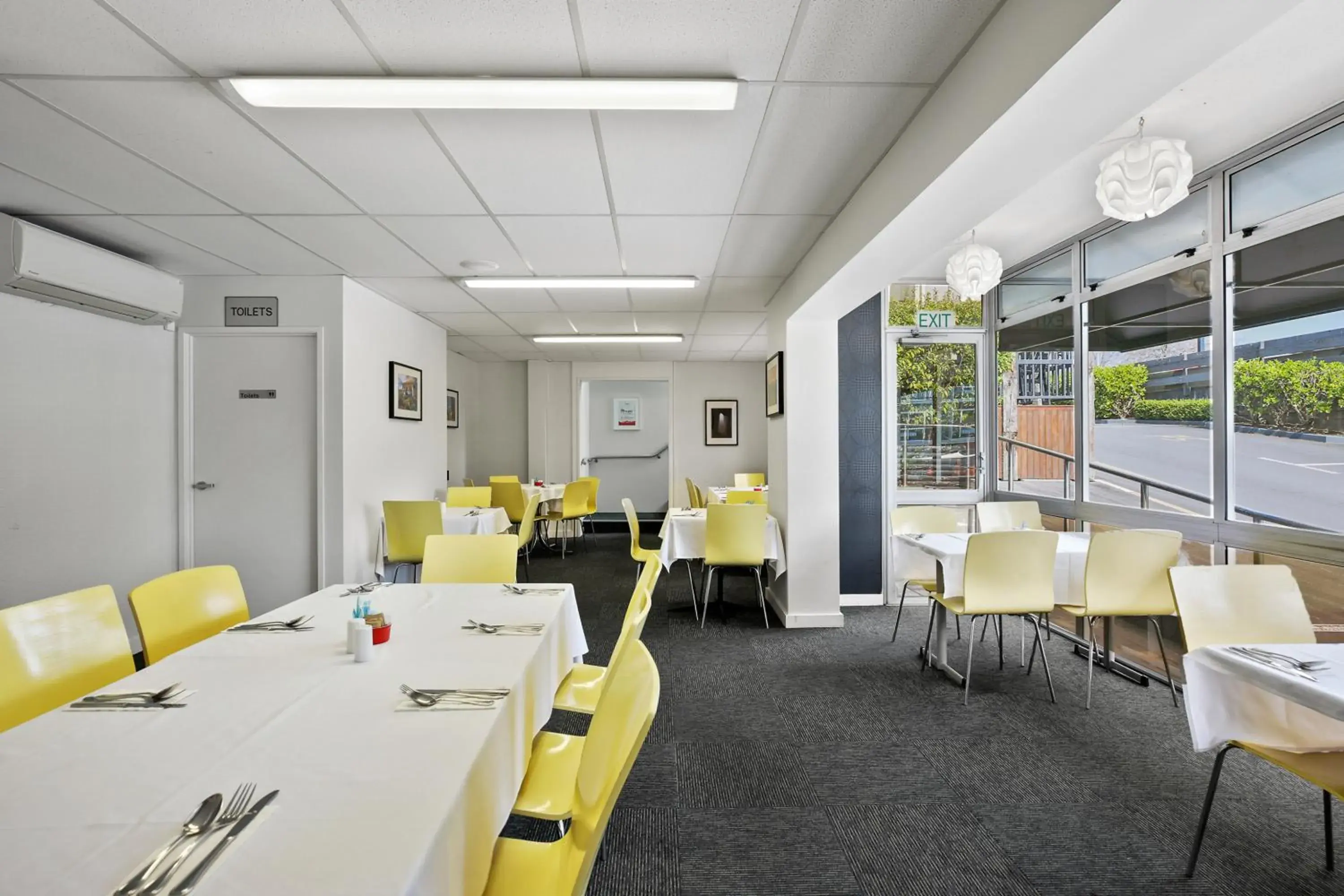 Restaurant/places to eat in Heartland Ambassador Hotel Hamilton Restaurant/places to eat in Heartland Ambassador Hotel Hamilton