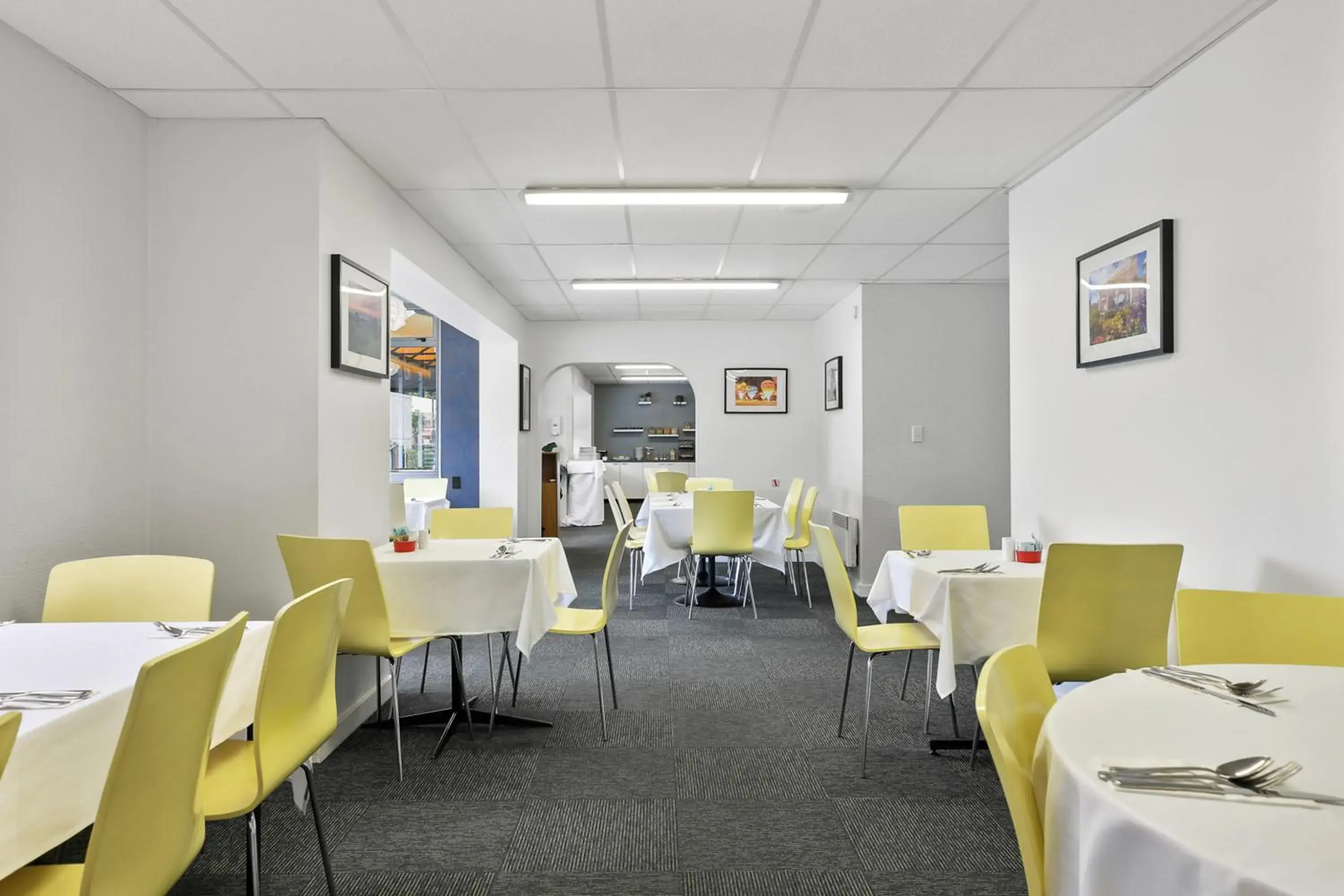 Restaurant/places to eat in Heartland Ambassador Hotel Hamilton Restaurant/places to eat in Heartland Ambassador Hotel Hamilton