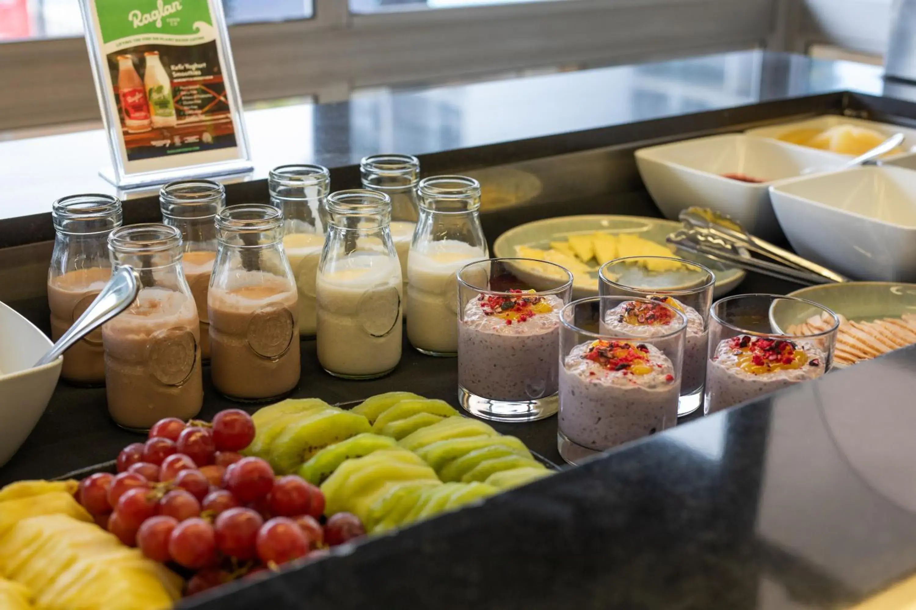 Breakfast in Heartland Ambassador Hotel Hamilton Breakfast in Heartland Ambassador Hotel Hamilton