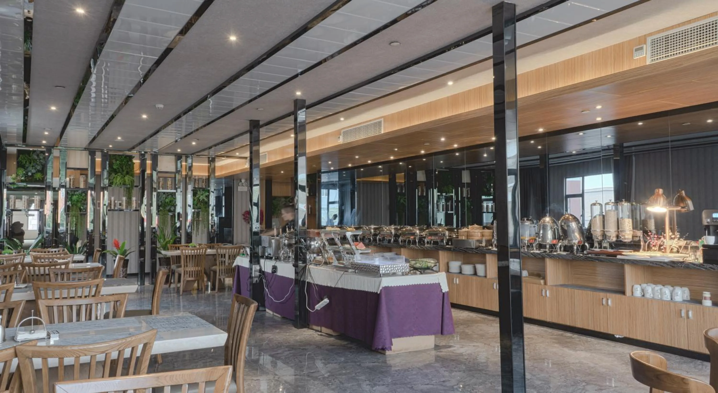 Restaurant/places to eat in Paco Hotel Tianpingjia Metro Guangzhou