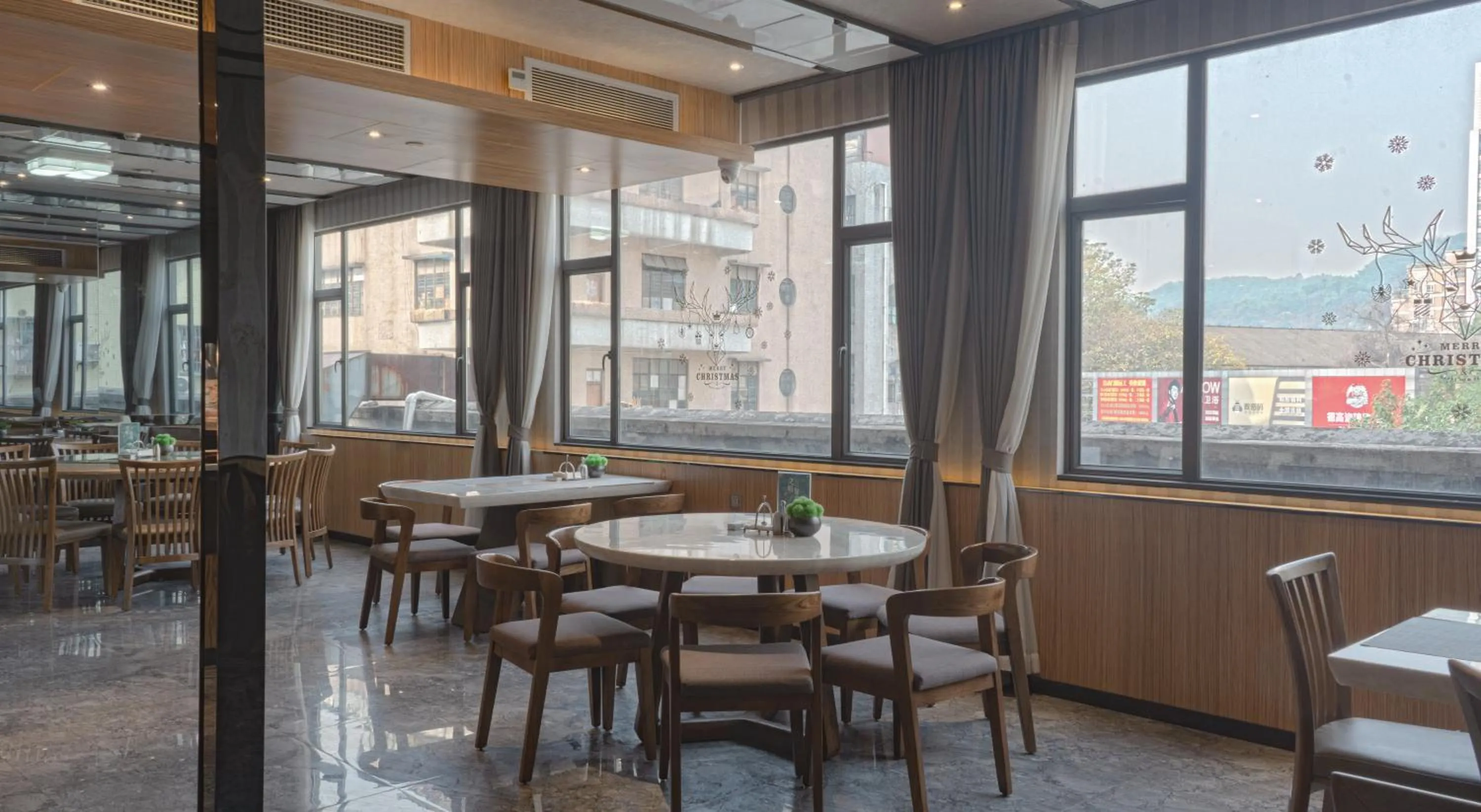 Restaurant/places to eat in Paco Hotel Tianpingjia Metro Guangzhou