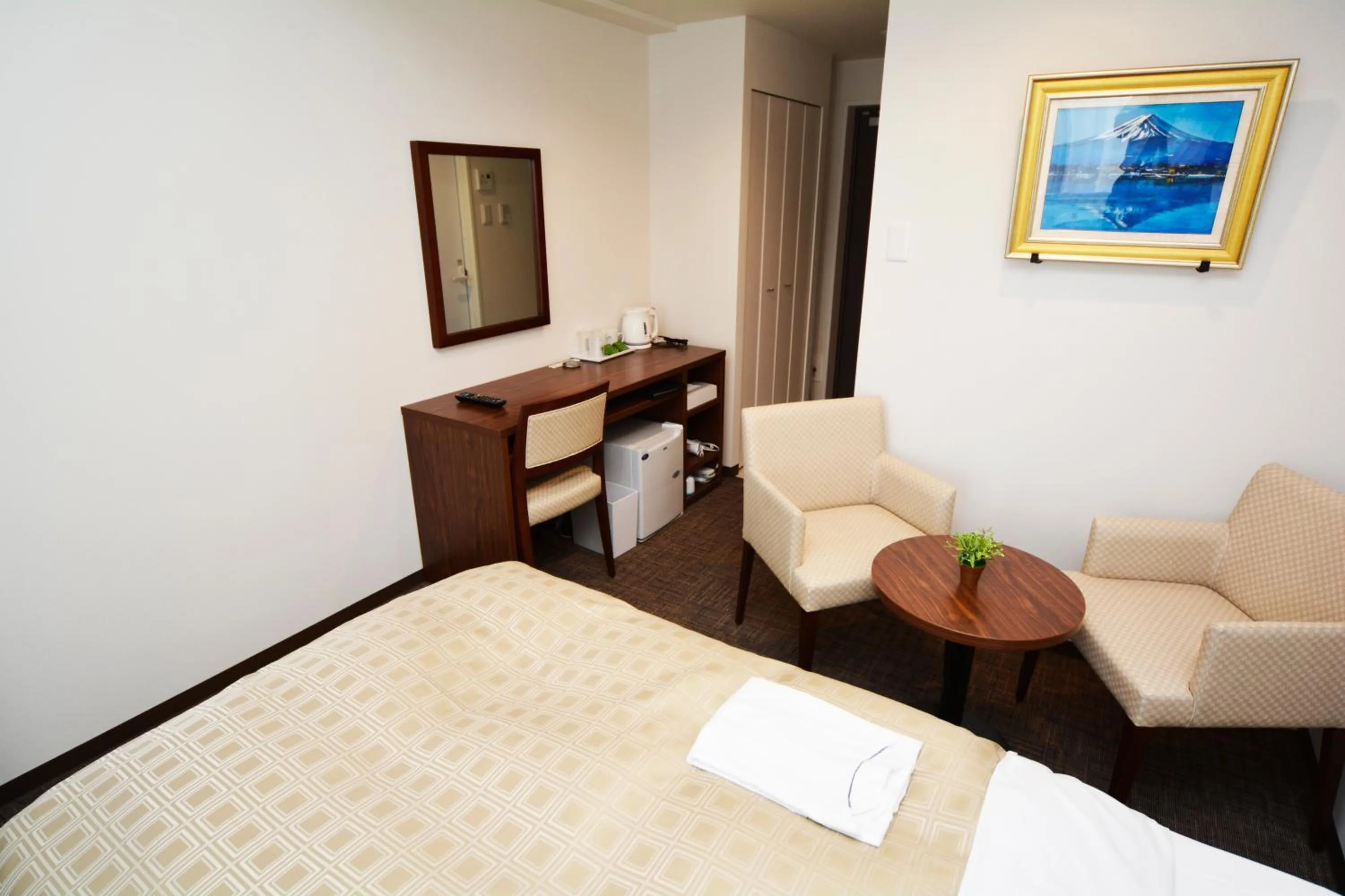 Photo of the whole room, Bed in Kansai Airport First Hotel