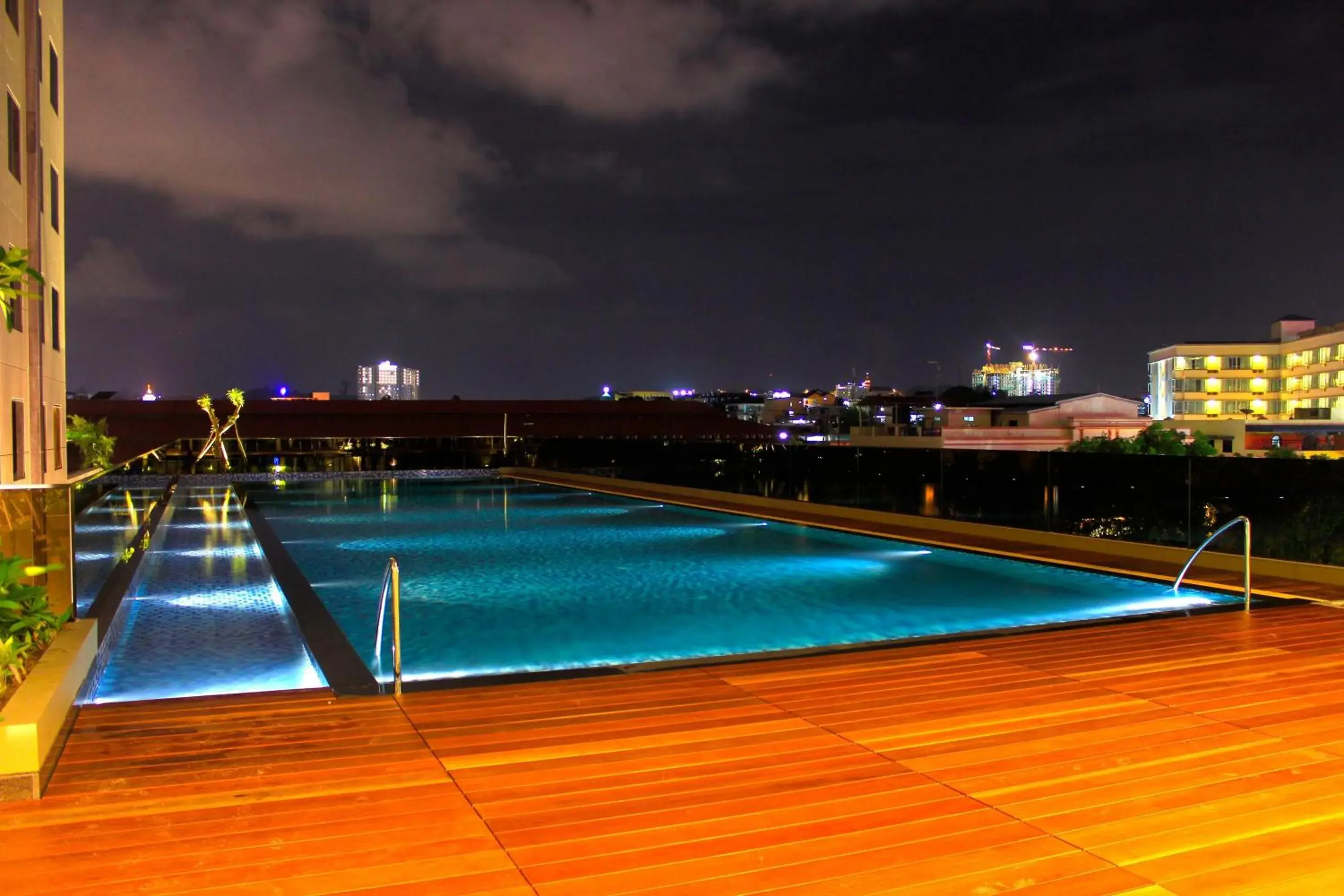 Swimming pool in I Hotel Baloi Batam Swimming pool in I Hotel Baloi Batam