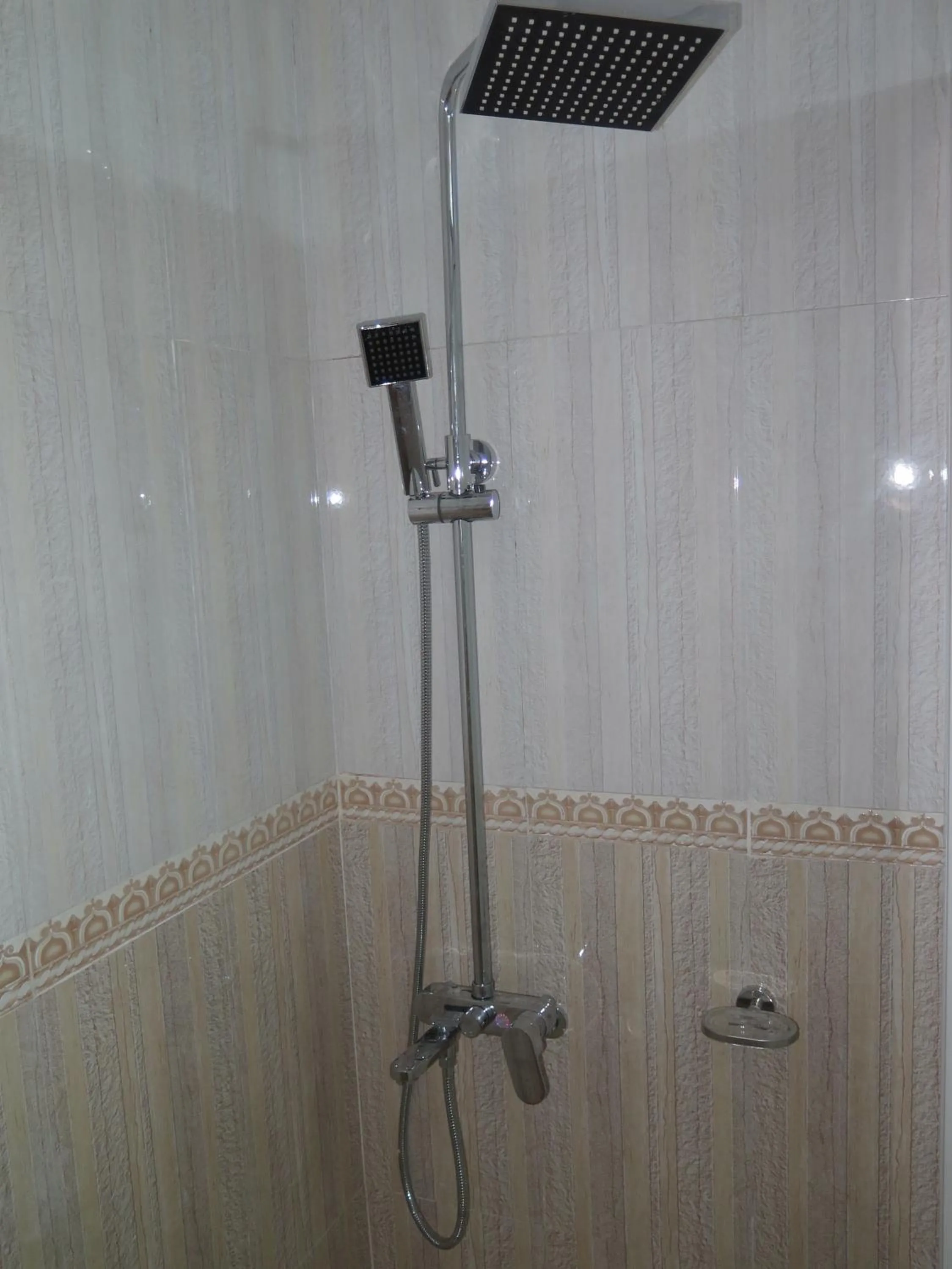 Shower in Phuong Nam Hotel