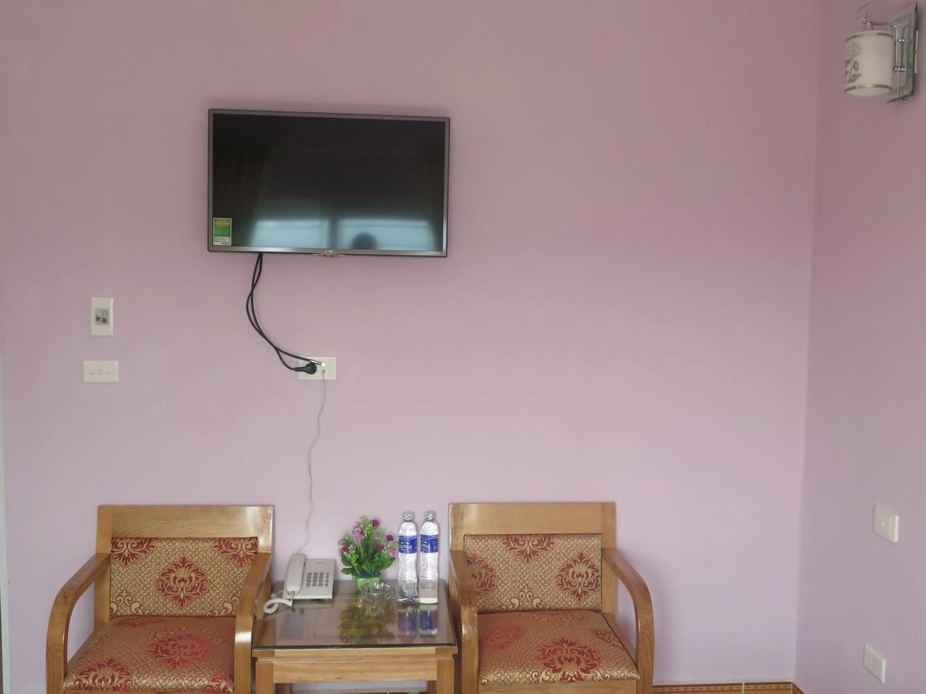 Seating area in Phuong Nam Hotel