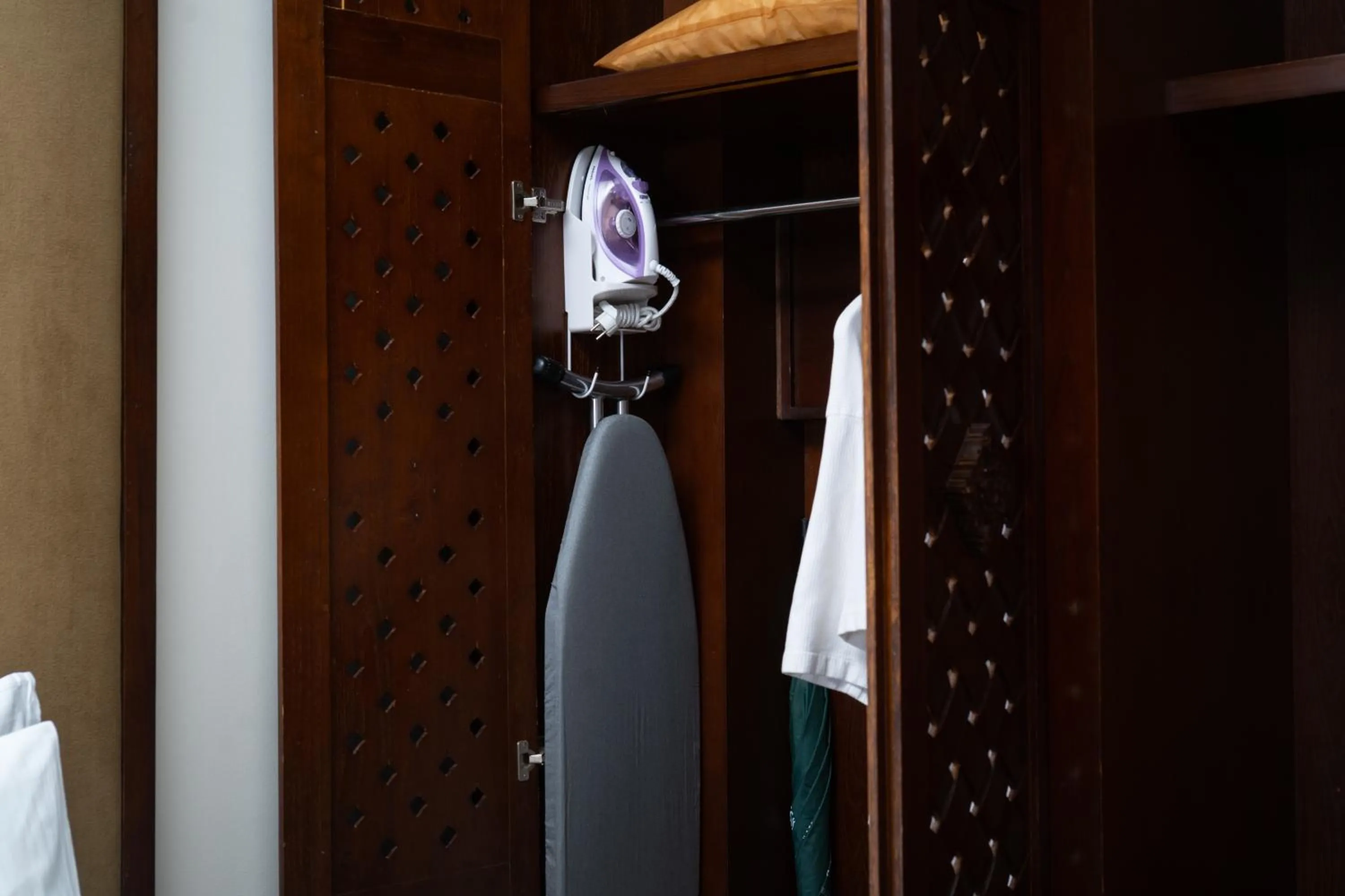 wardrobe in MERUSAKA Nusa Dua