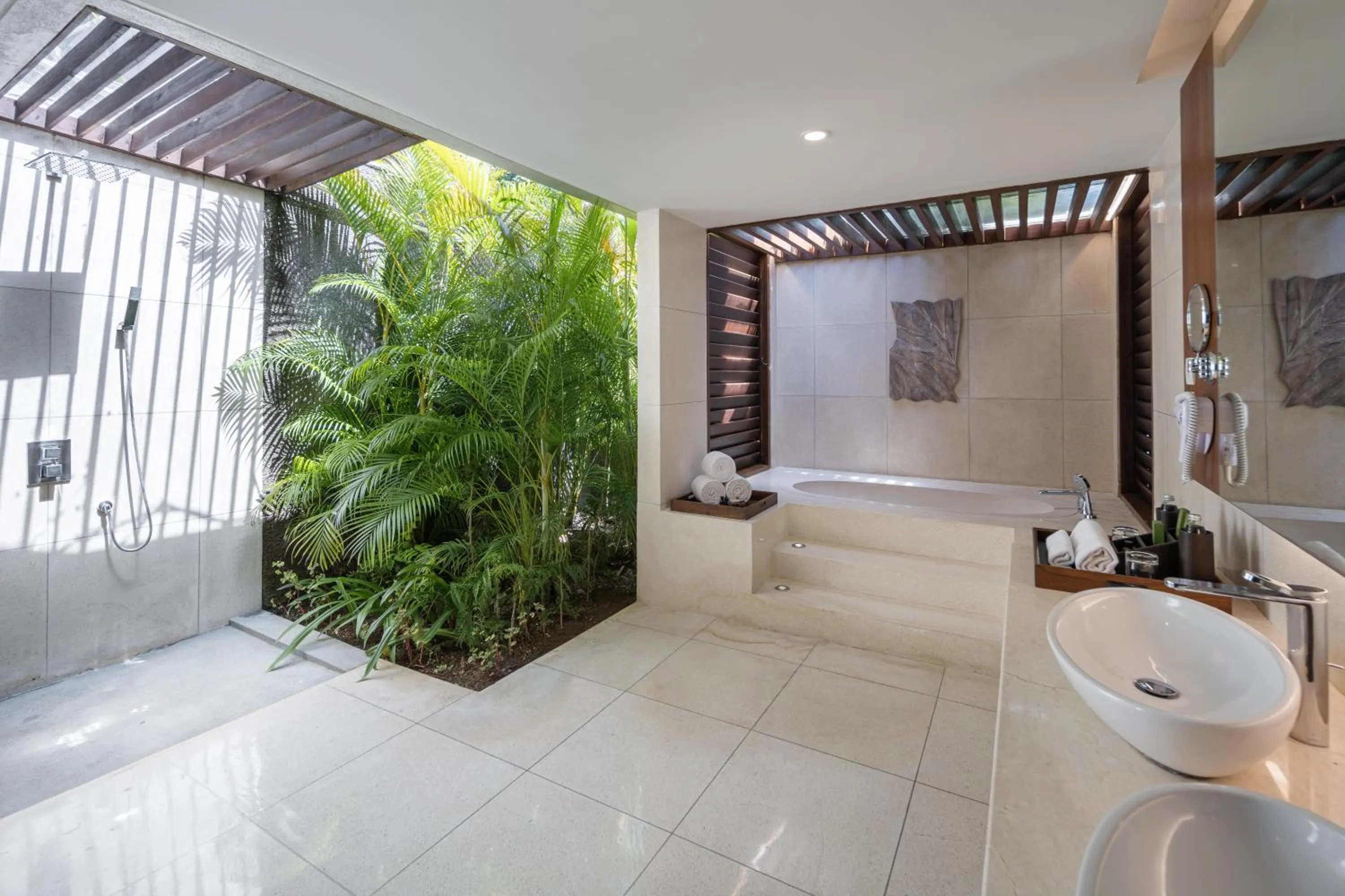 Shower in MERUSAKA Nusa Dua