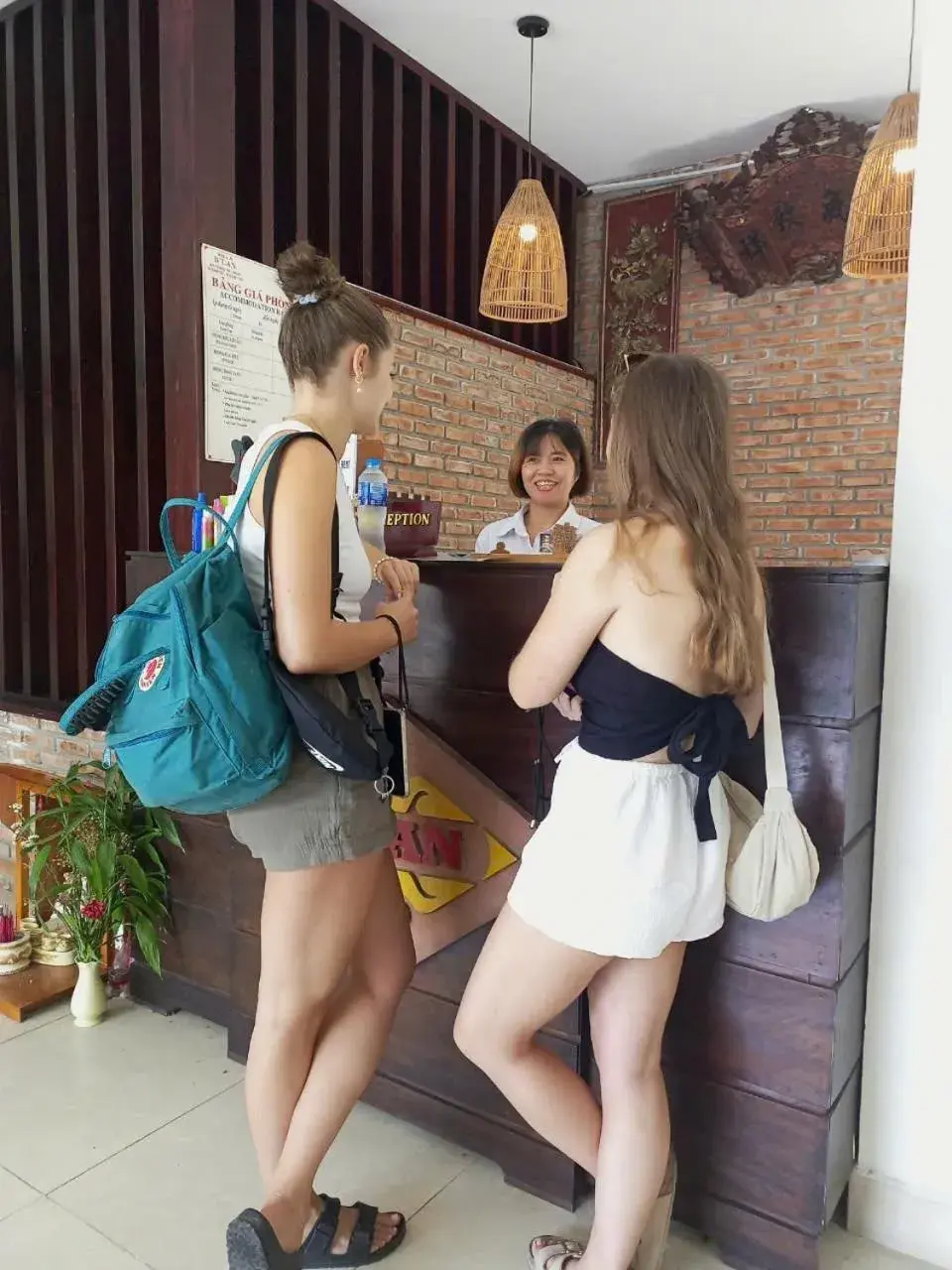 Restaurant/places to eat in B'Lan Riverside Villa Restaurant/places to eat in B'Lan Riverside Villa