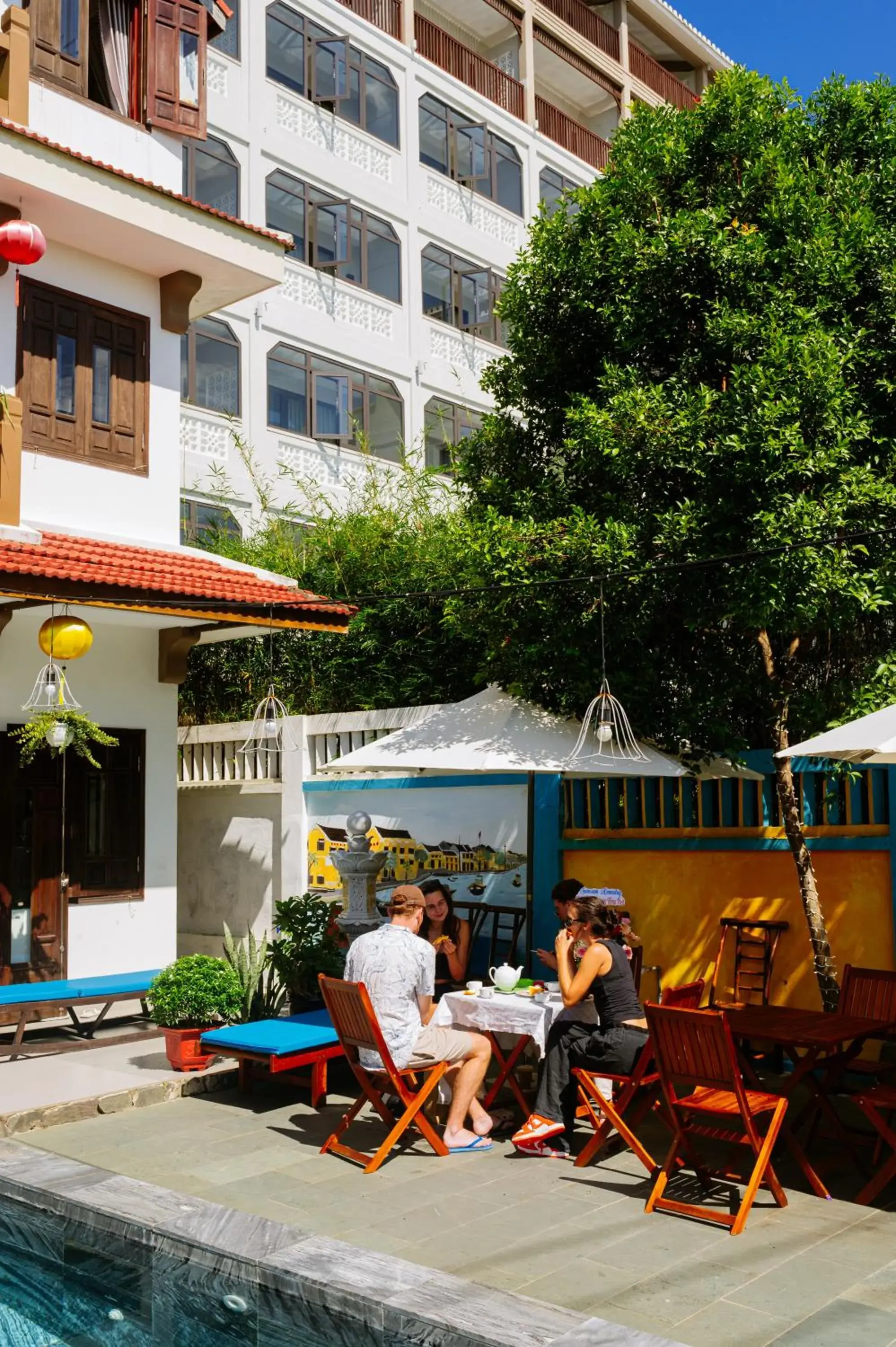 Restaurant/places to eat in B'Lan Riverside Villa Restaurant/places to eat in B'Lan Riverside Villa