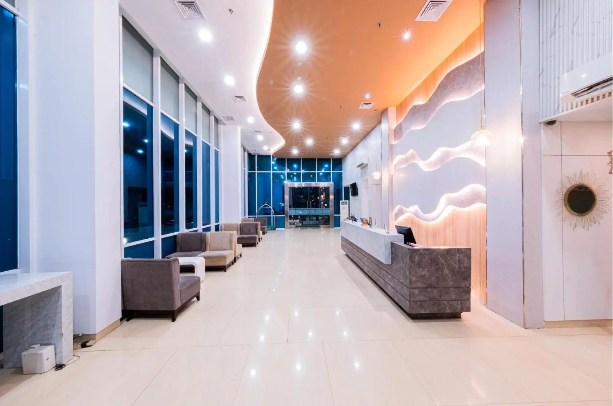 Lobby or reception in Whiz Prime Hotel Balikpapan Lobby or reception in Whiz Prime Hotel Balikpapan
