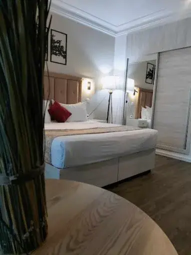 Bed in Golden H Bed in Golden H