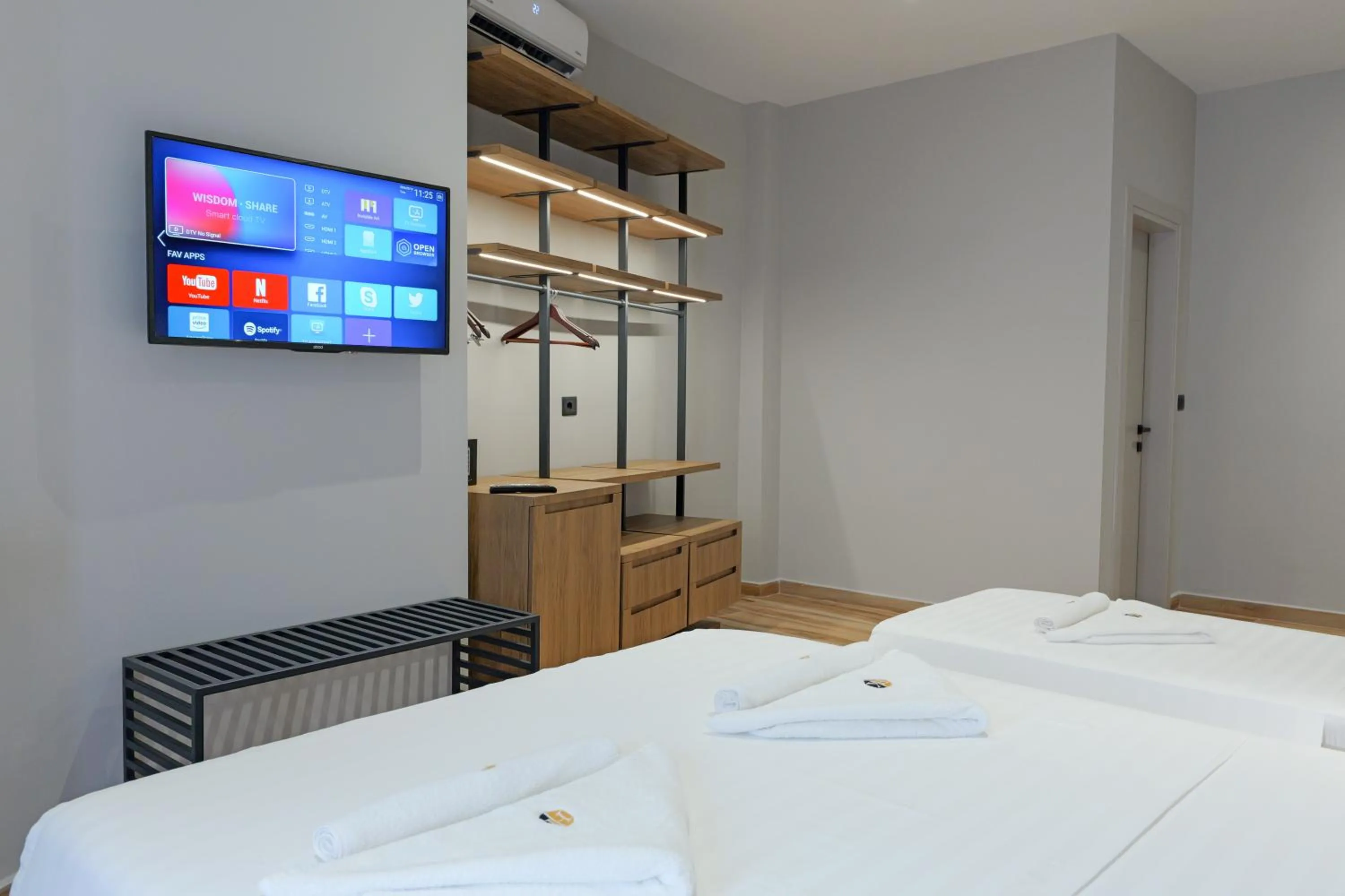 Bed in Hotel Kroi