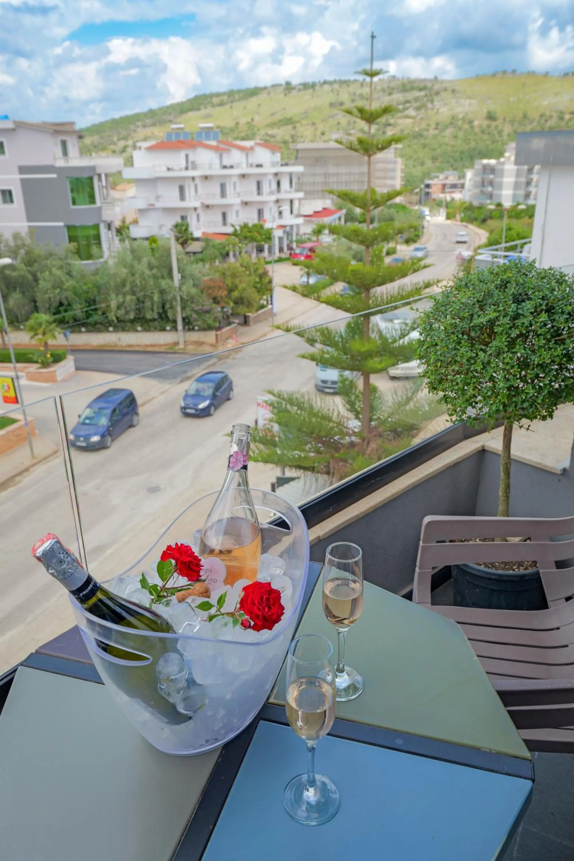 Day in Hotel Kroi