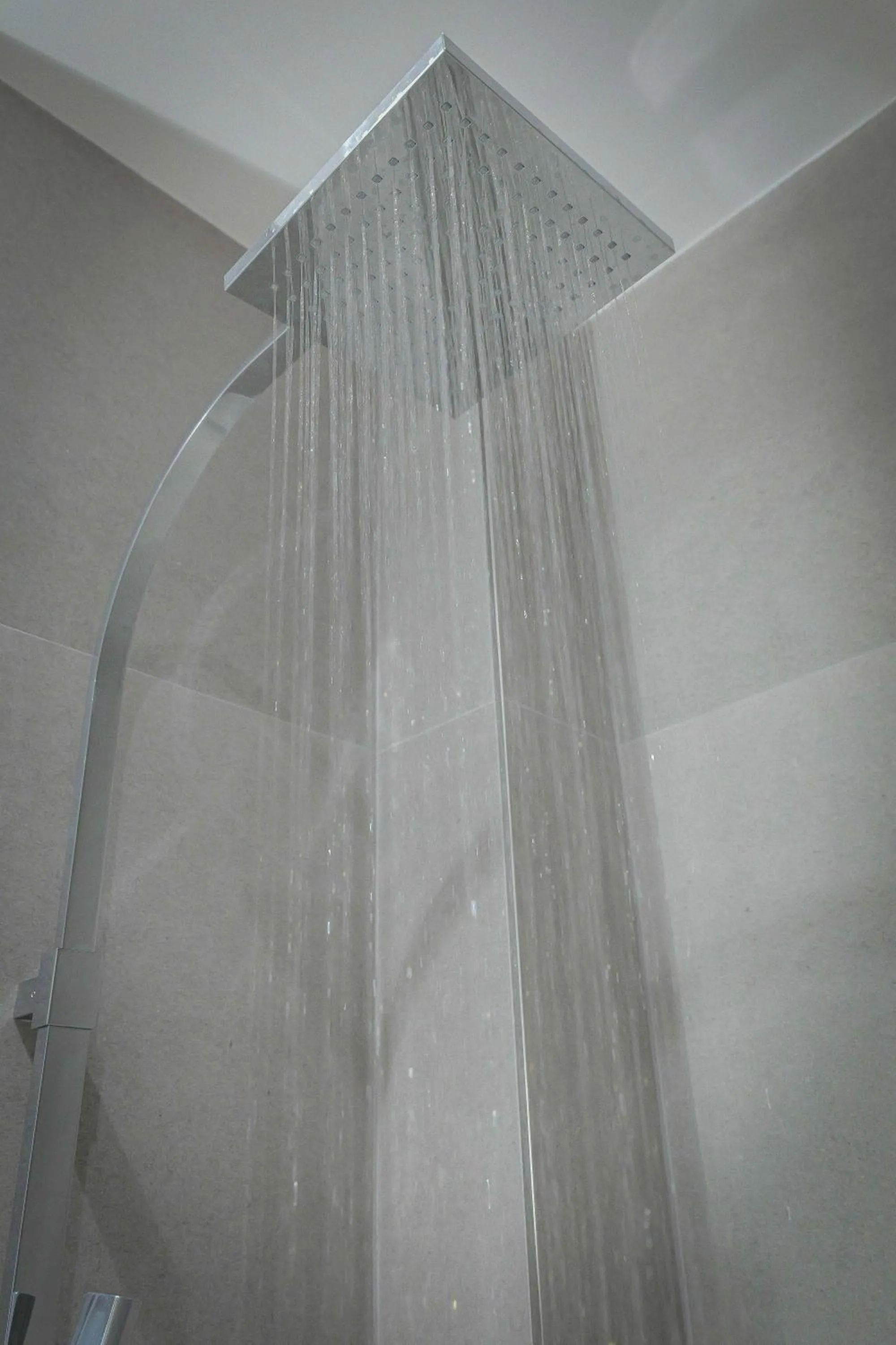 Shower in Hotel Kroi