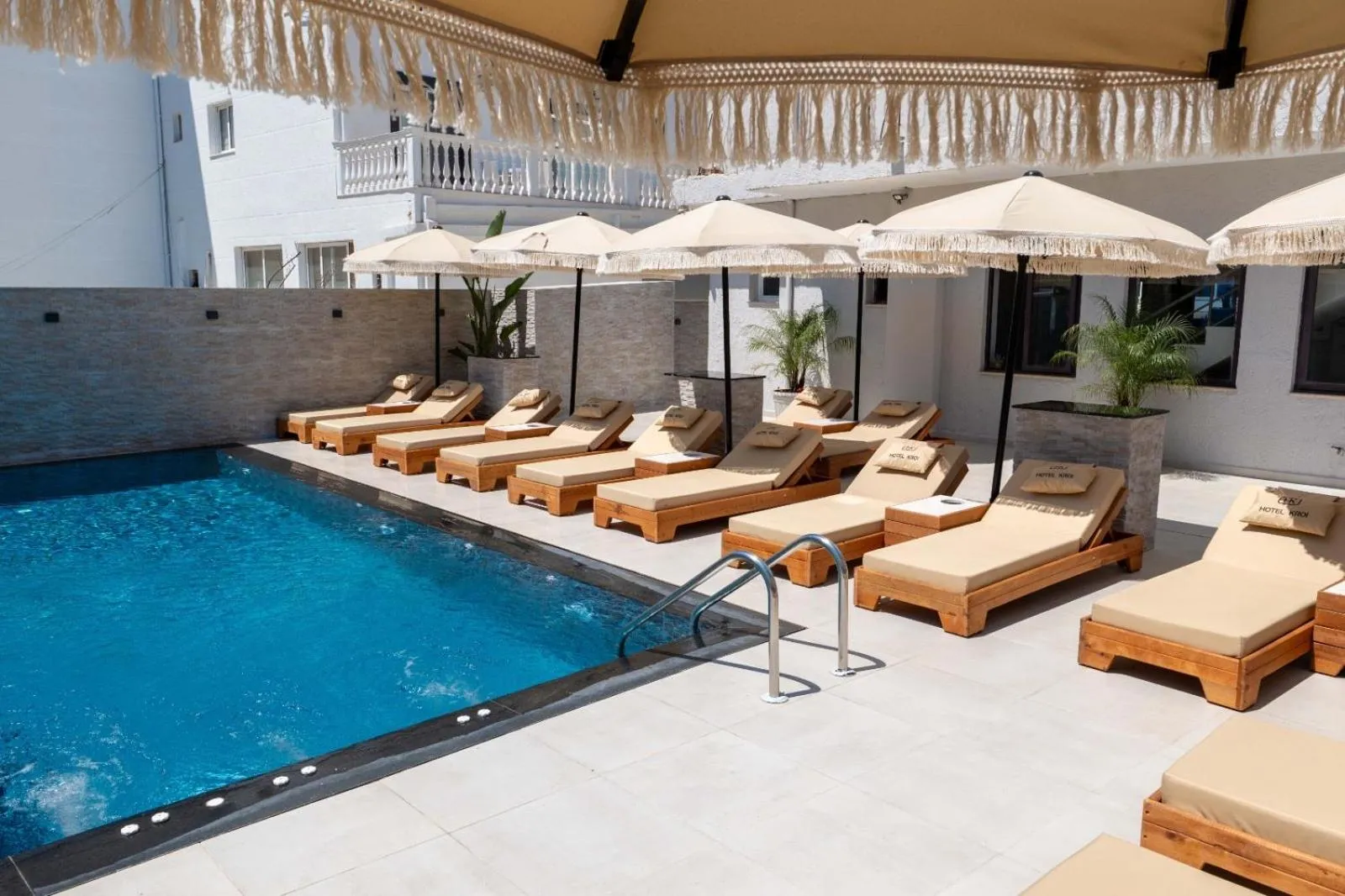 Swimming pool in Hotel Kroi