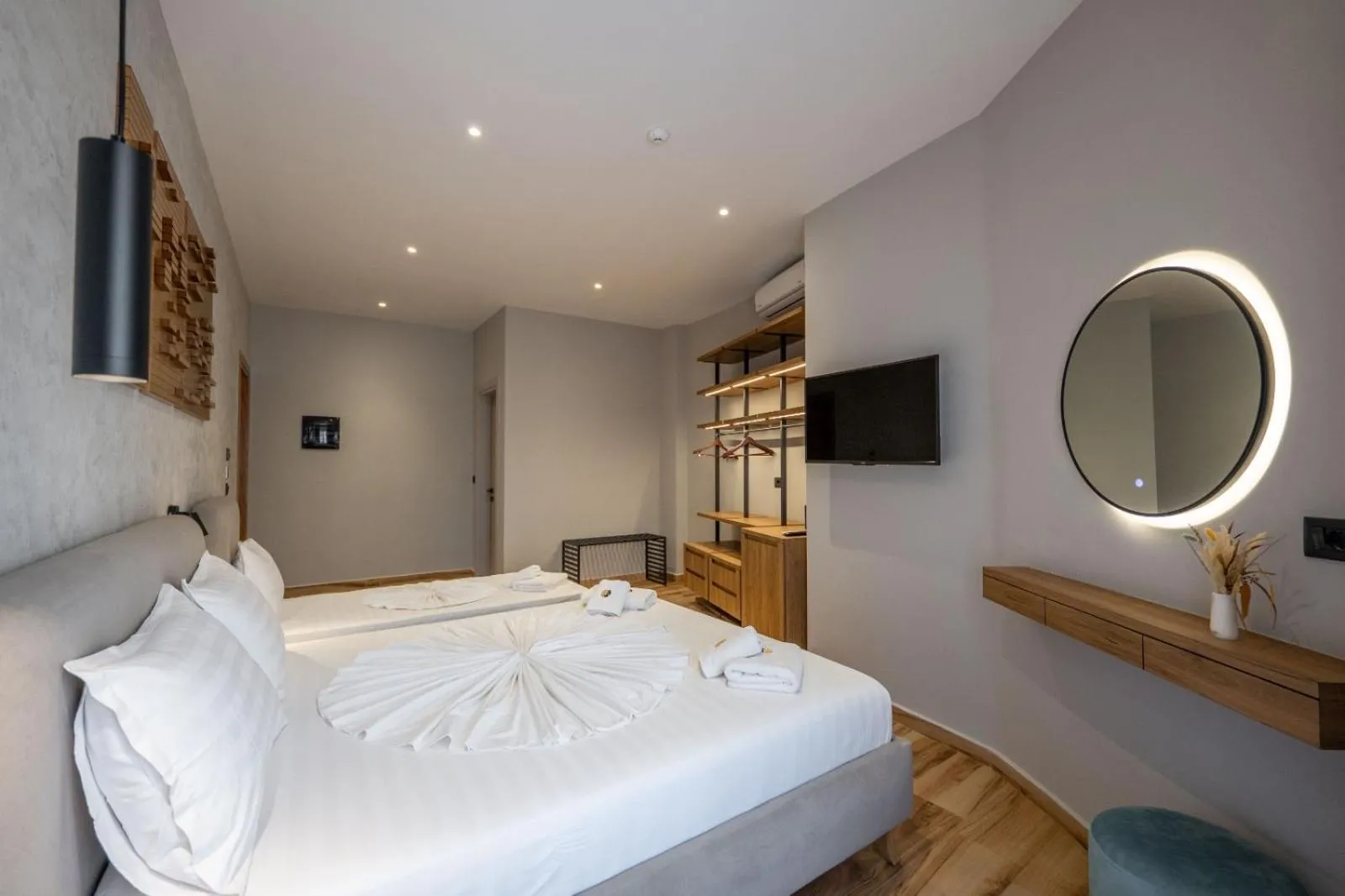 Photo of the whole room, Bed in Hotel Kroi