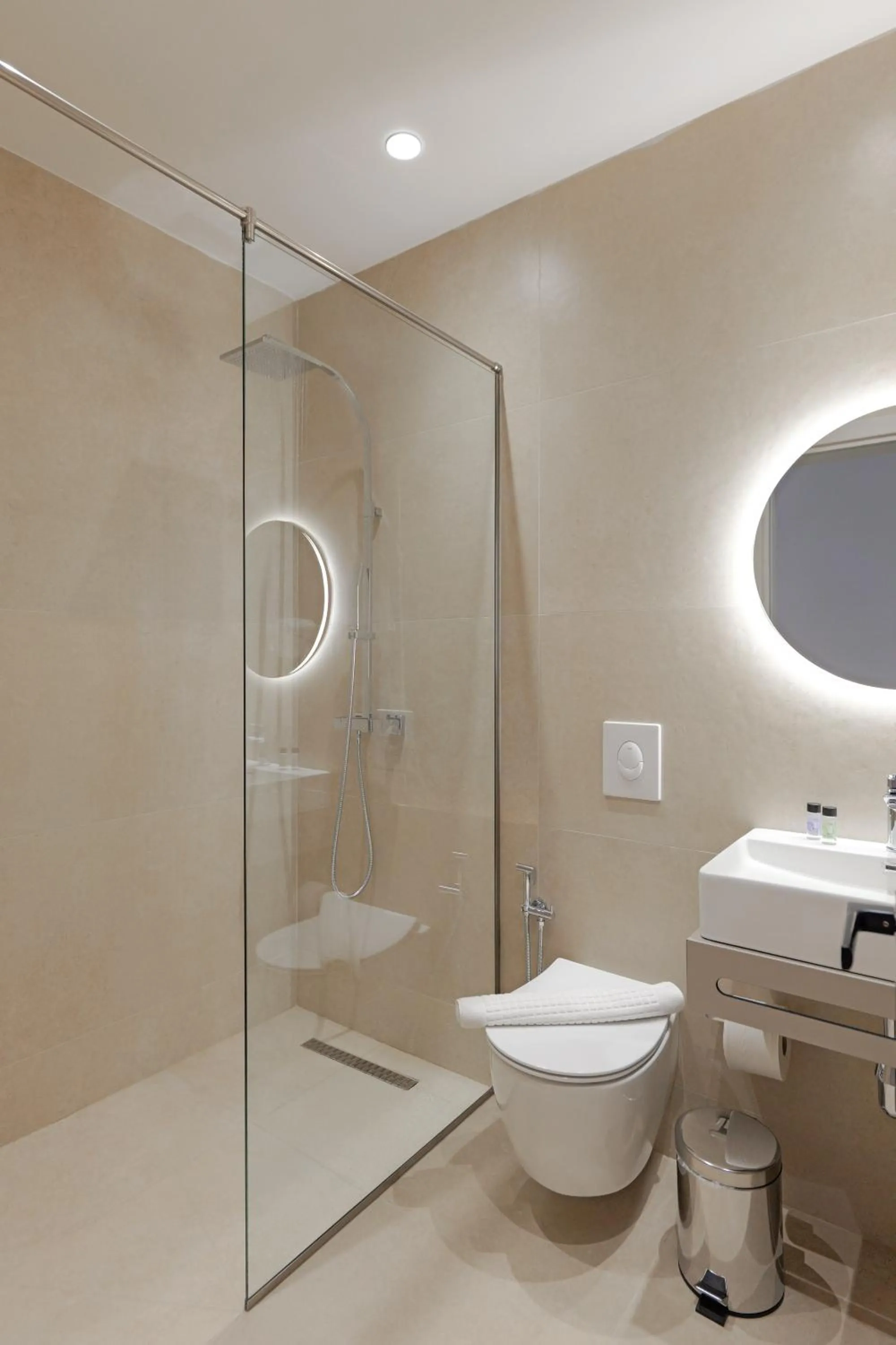 Shower in Hotel Kroi