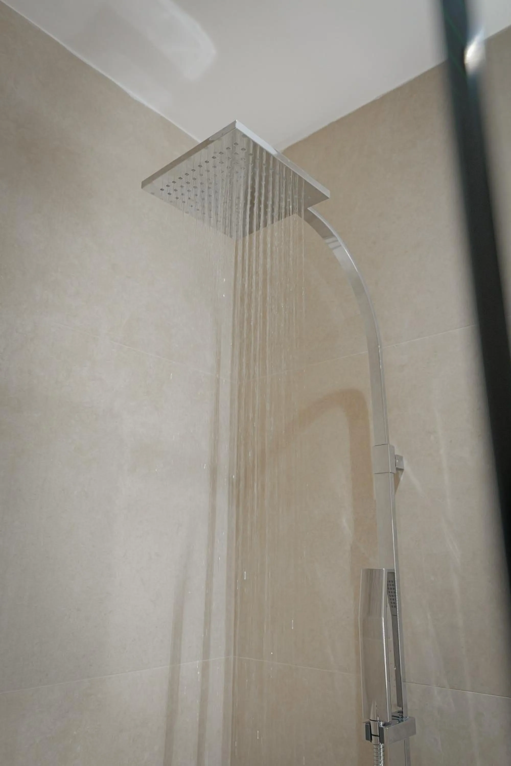 Shower in Hotel Kroi