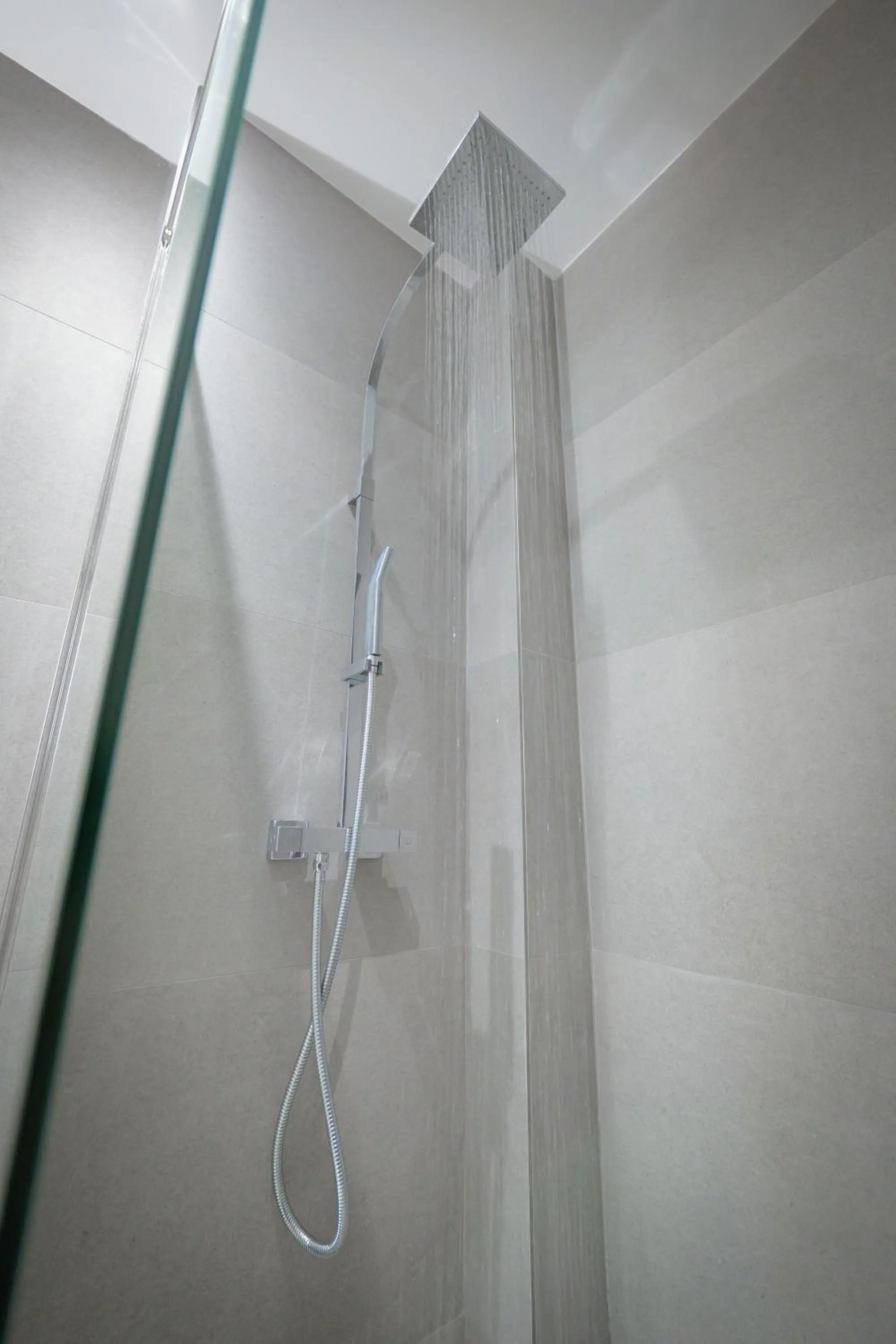 Shower in Hotel Kroi