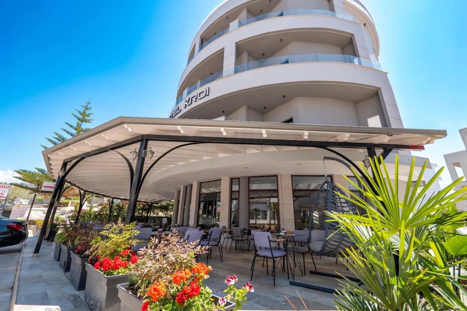 Day in Hotel Kroi