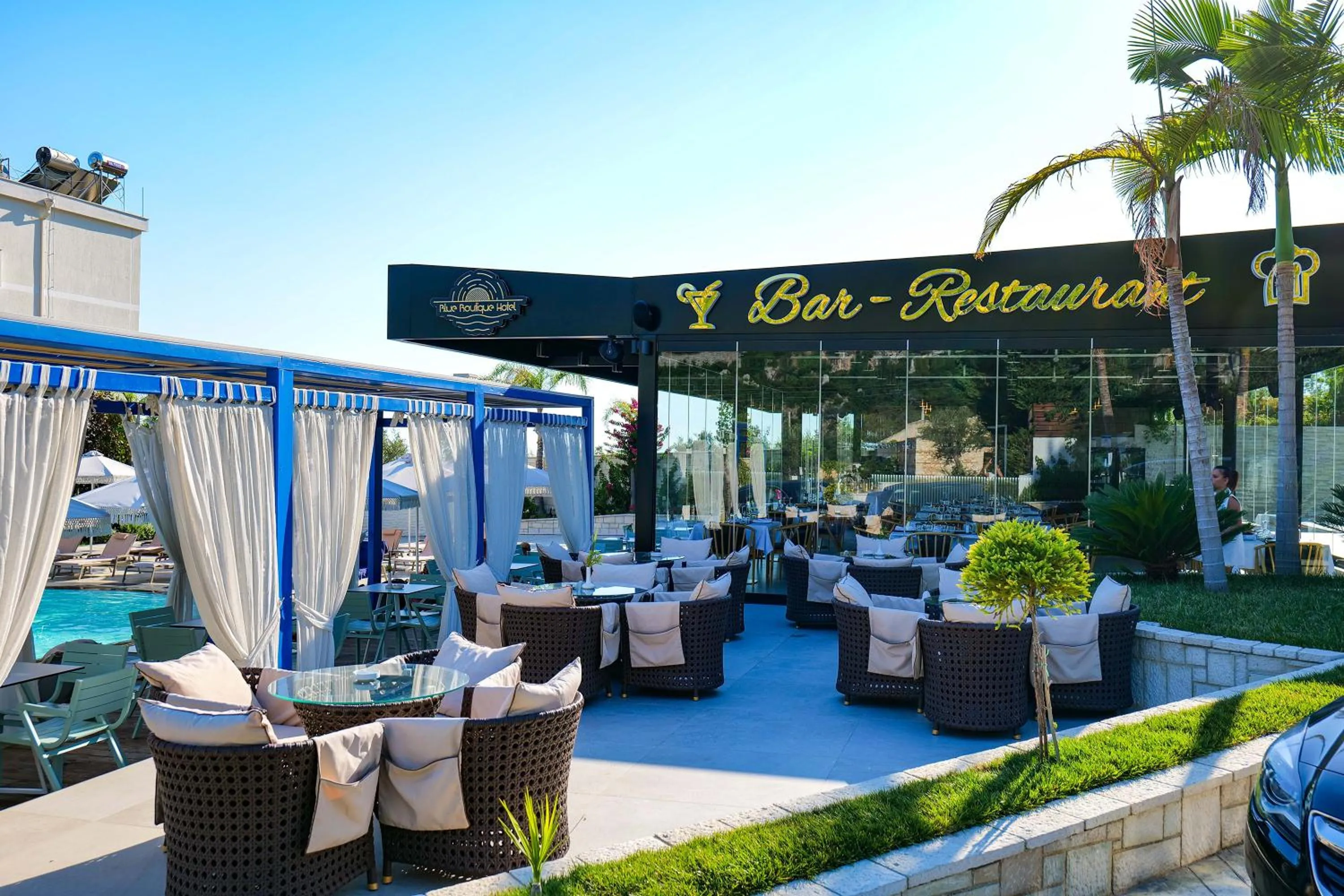 Restaurant/places to eat in Blue Boutique Hotel