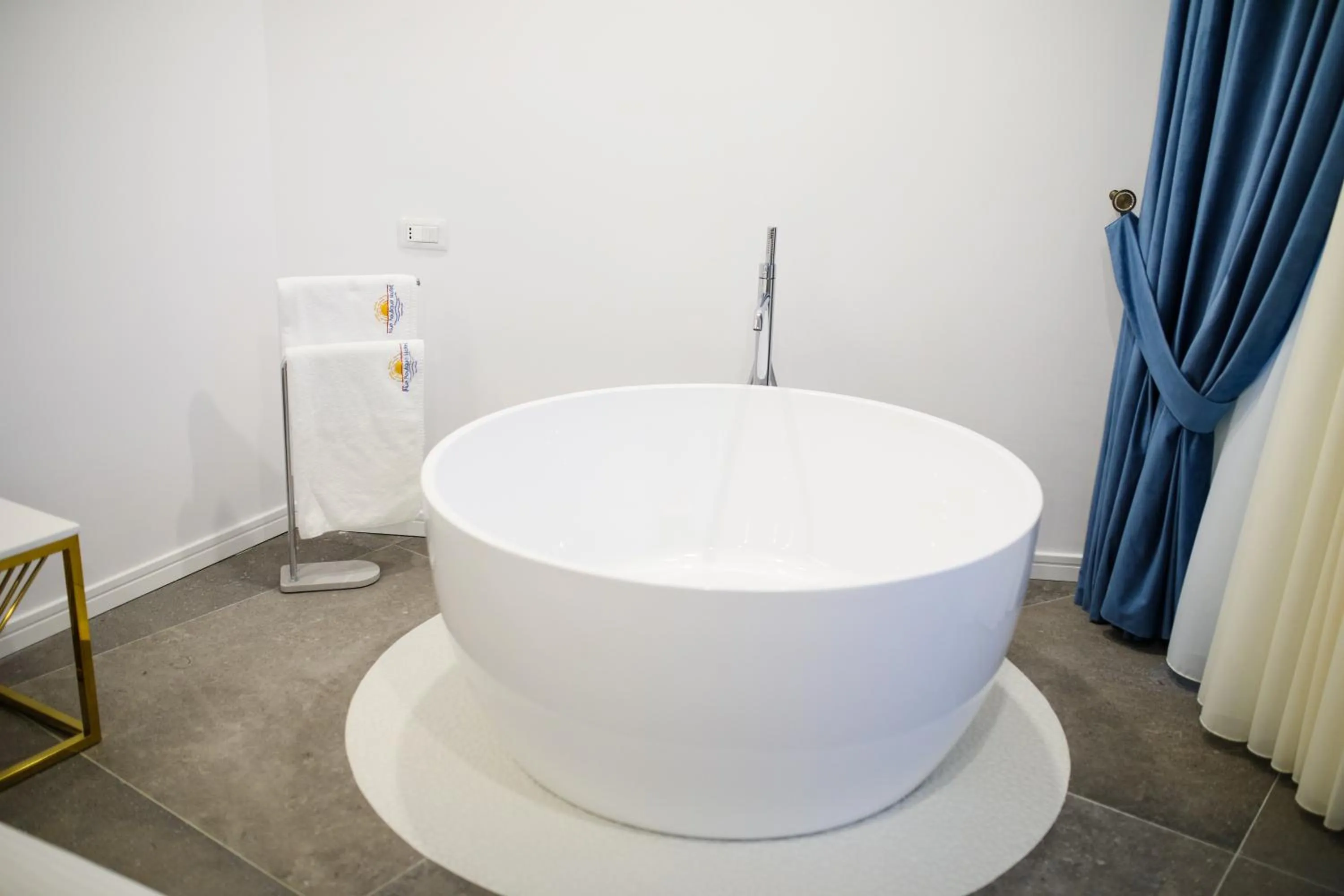 Bathroom in HH Boutique Hotel