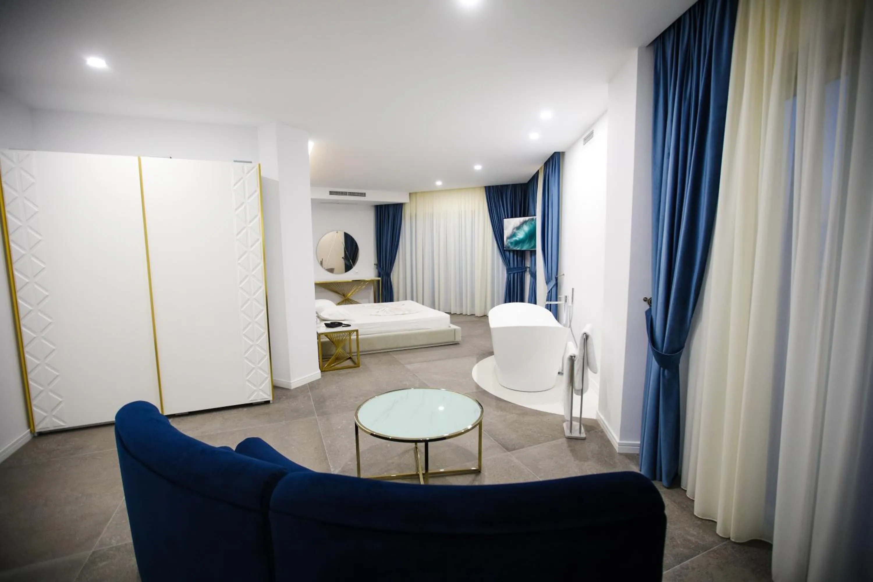 Bed in HH Boutique Hotel