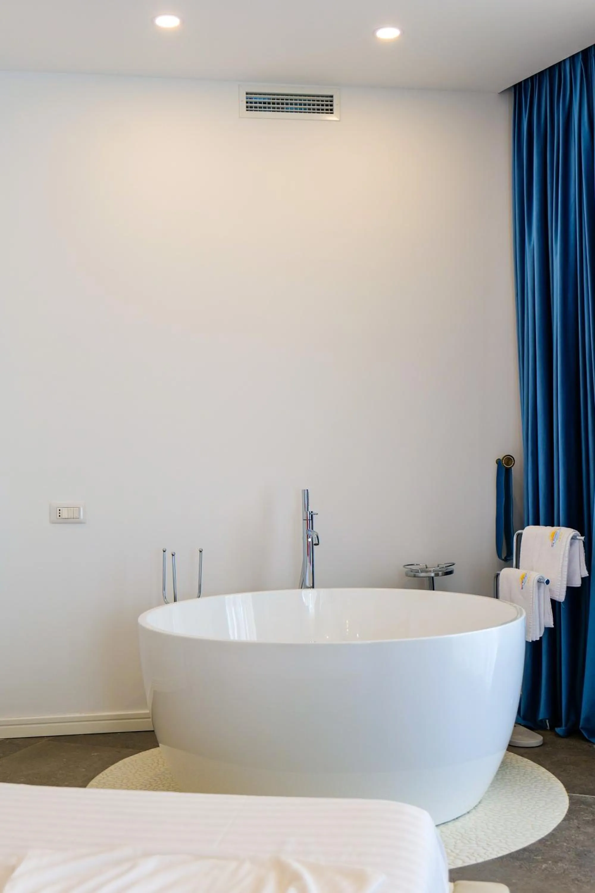 Bedroom, Bed in HH Boutique Hotel