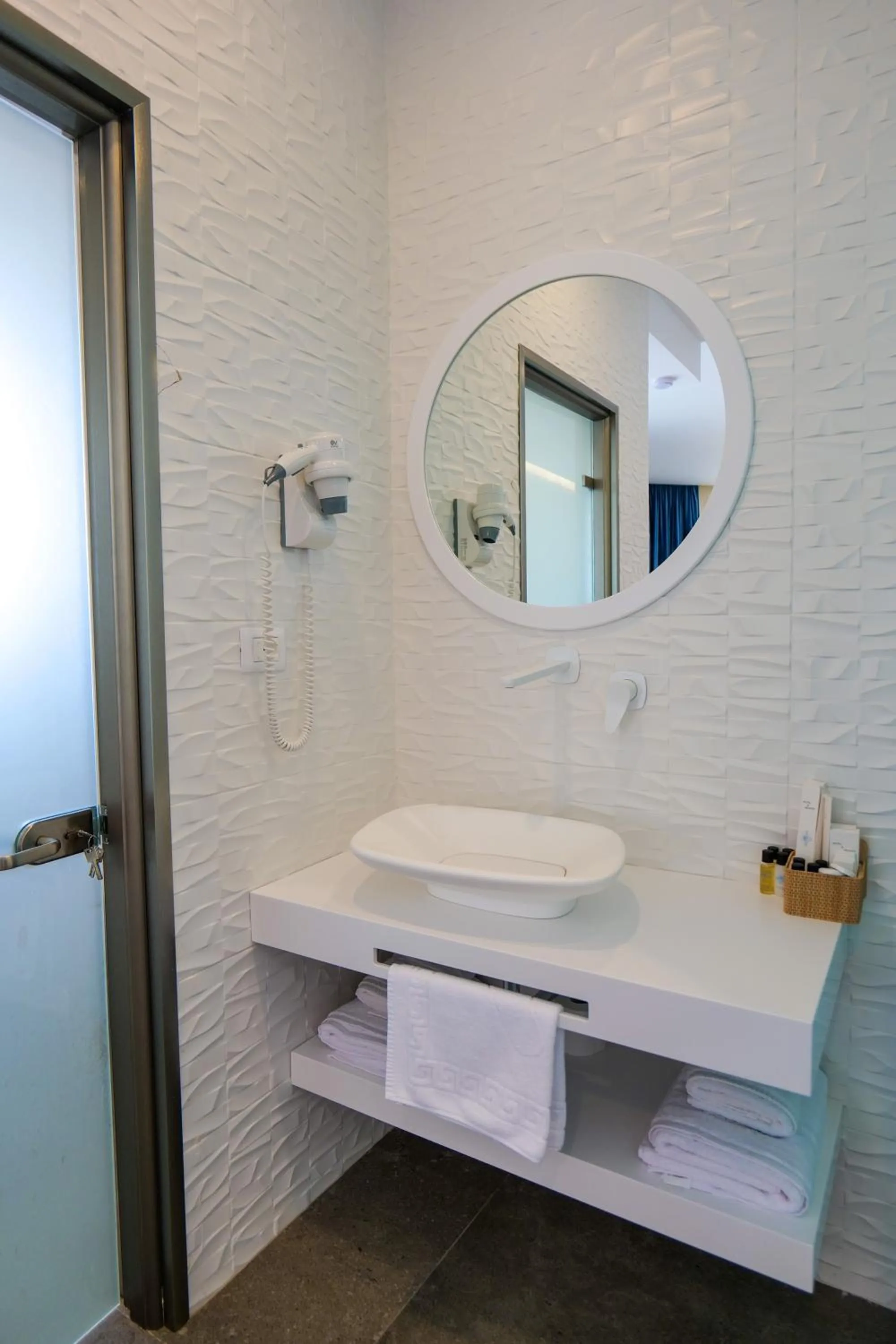 Bathroom in HH Boutique Hotel